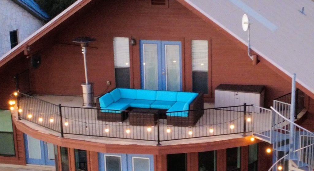 746 E Island Dr, Bluffton, TX 78607