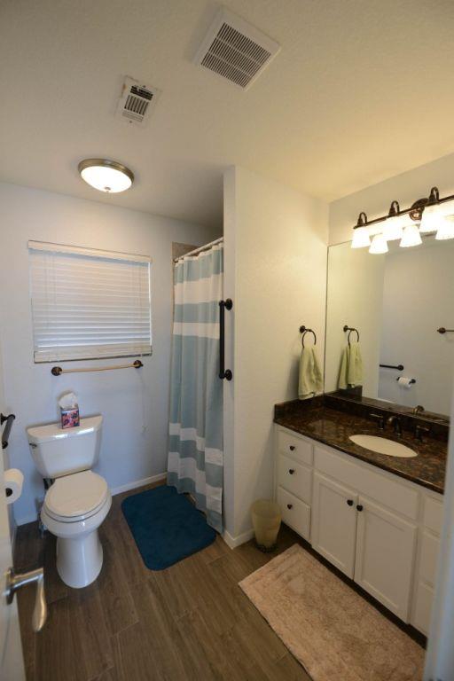 746 E Island Dr, Bluffton, TX 78607