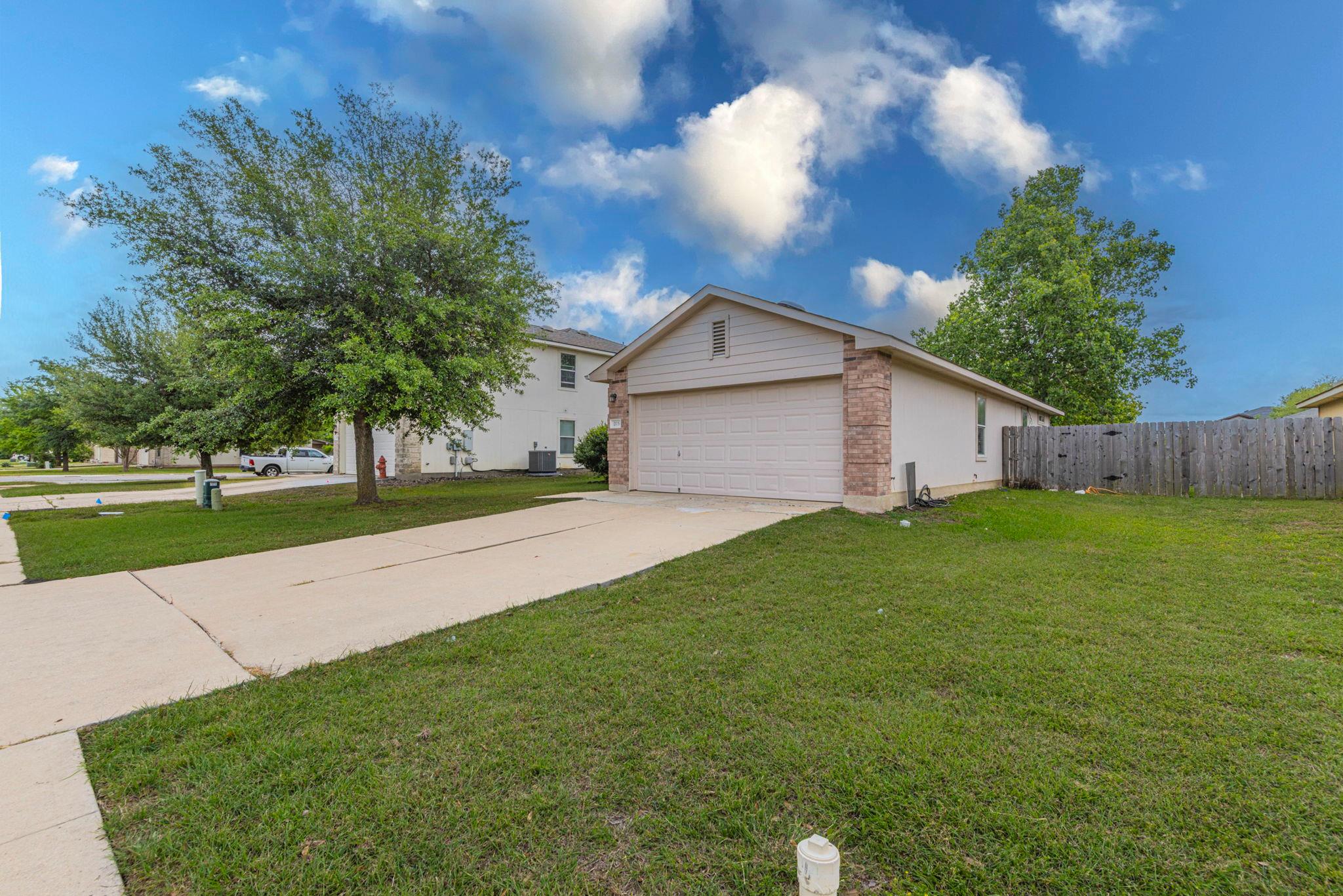 203 Wegstrom St, Hutto, TX 78634