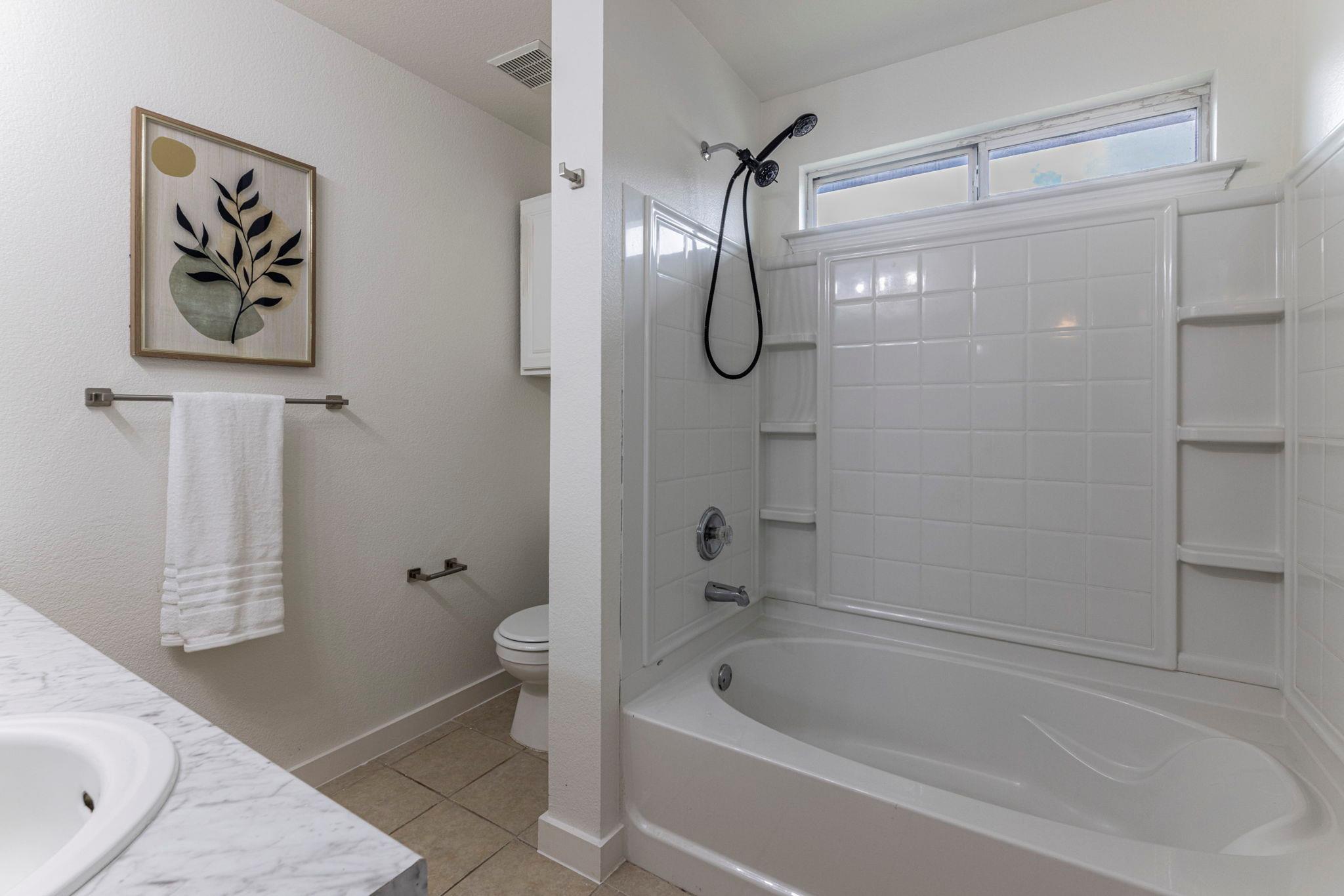 203 Wegstrom St, Hutto, TX 78634