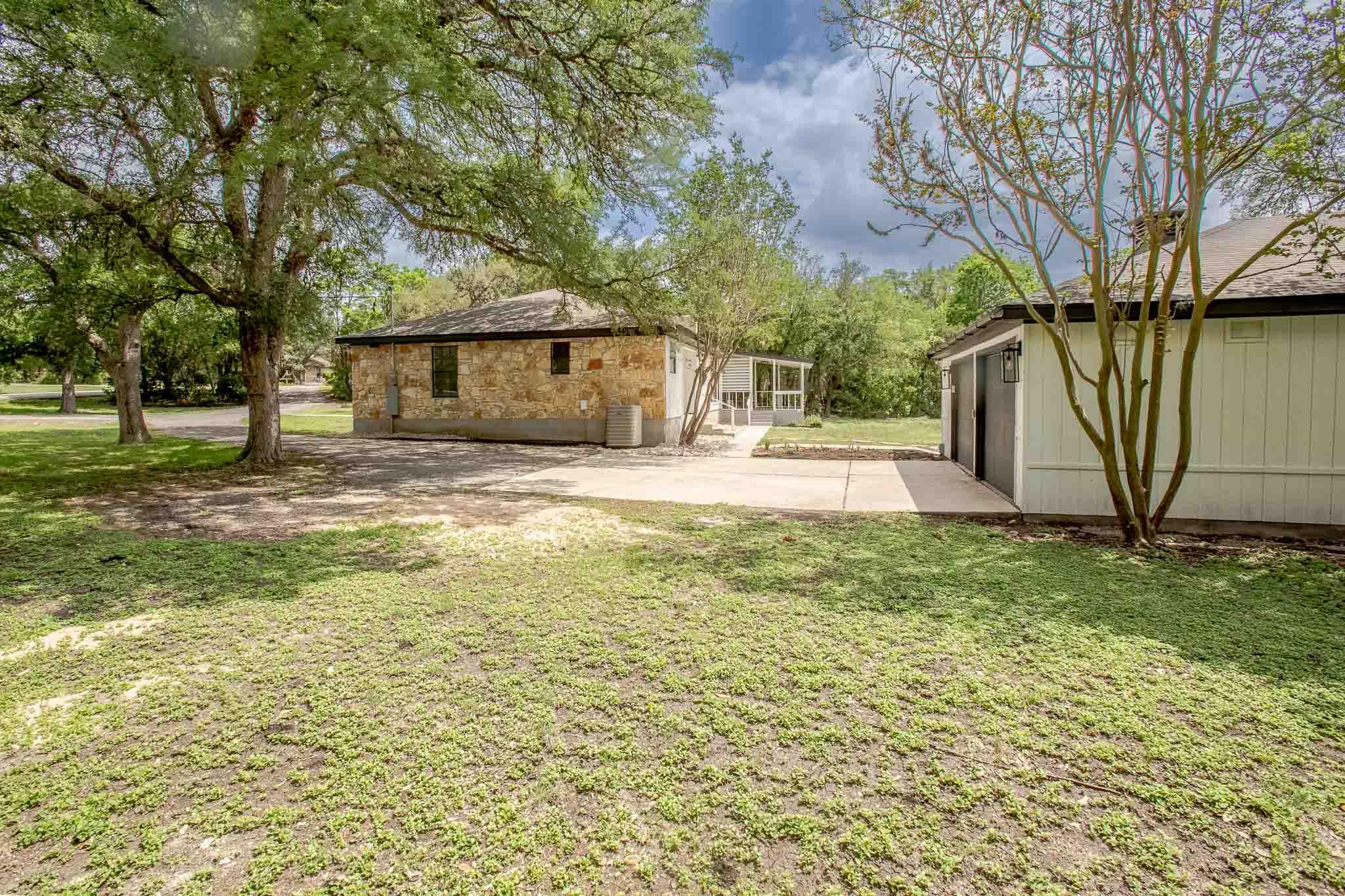 409 Village West Dr, San Marcos, TX 78666
