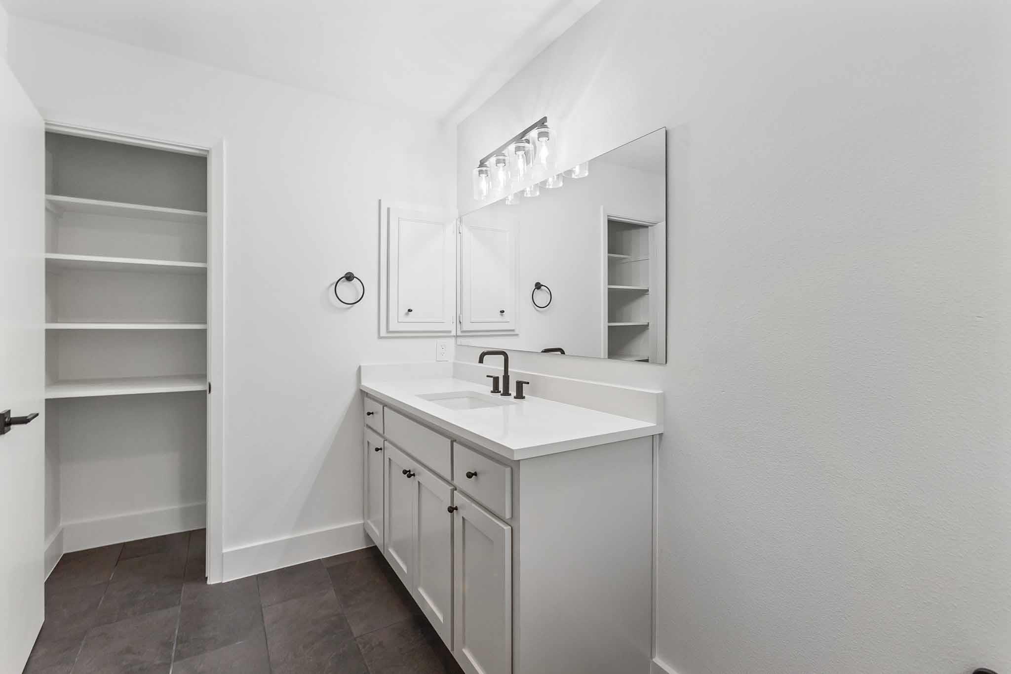 409 Village West Dr, San Marcos, TX 78666