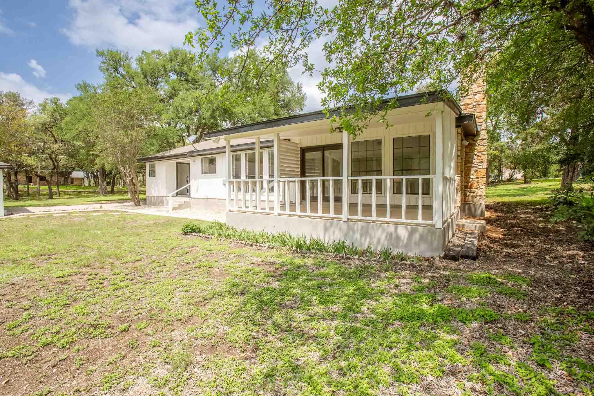 409 Village West Dr, San Marcos, TX 78666