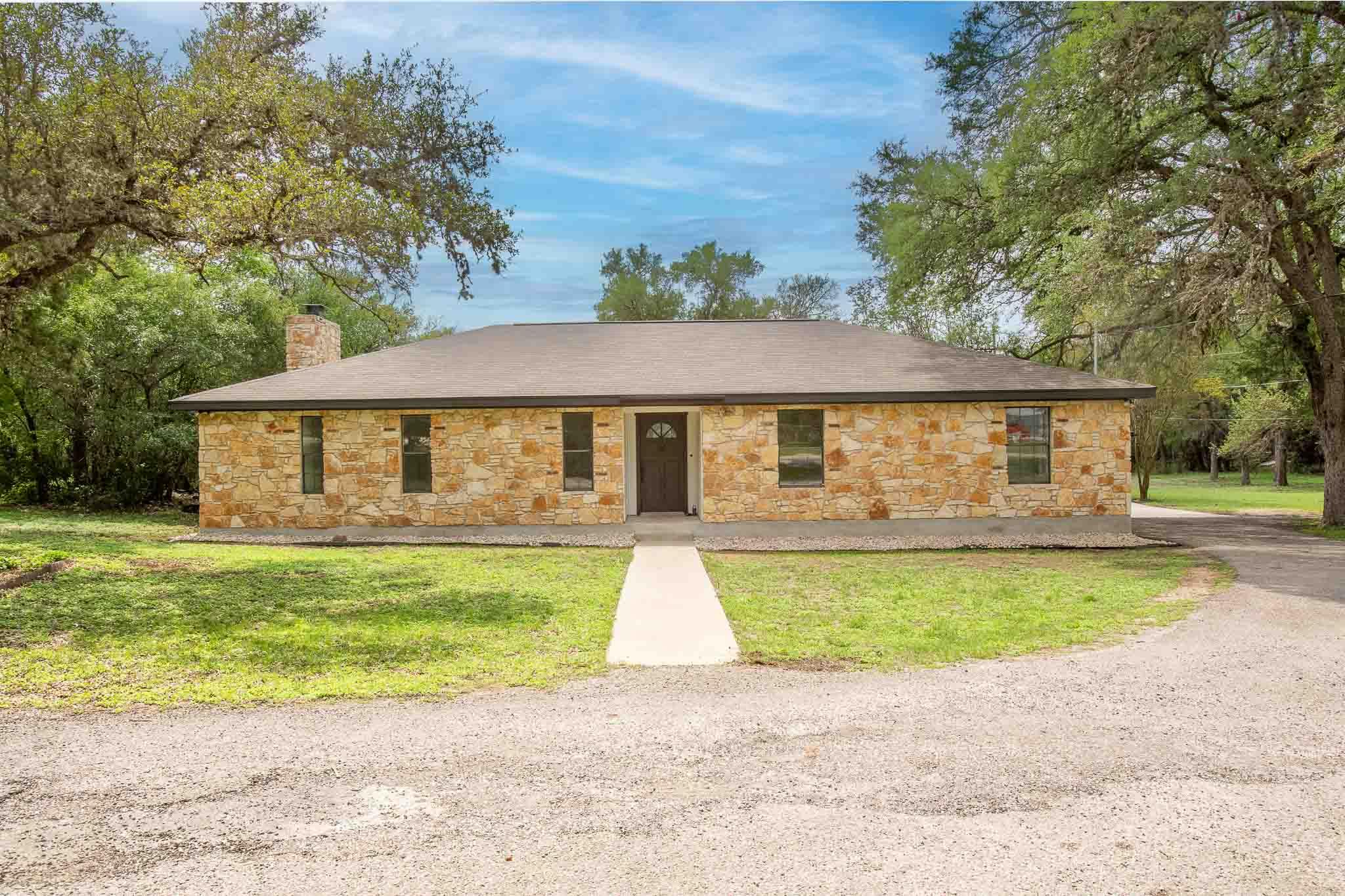 409 Village West Dr, San Marcos, TX 78666