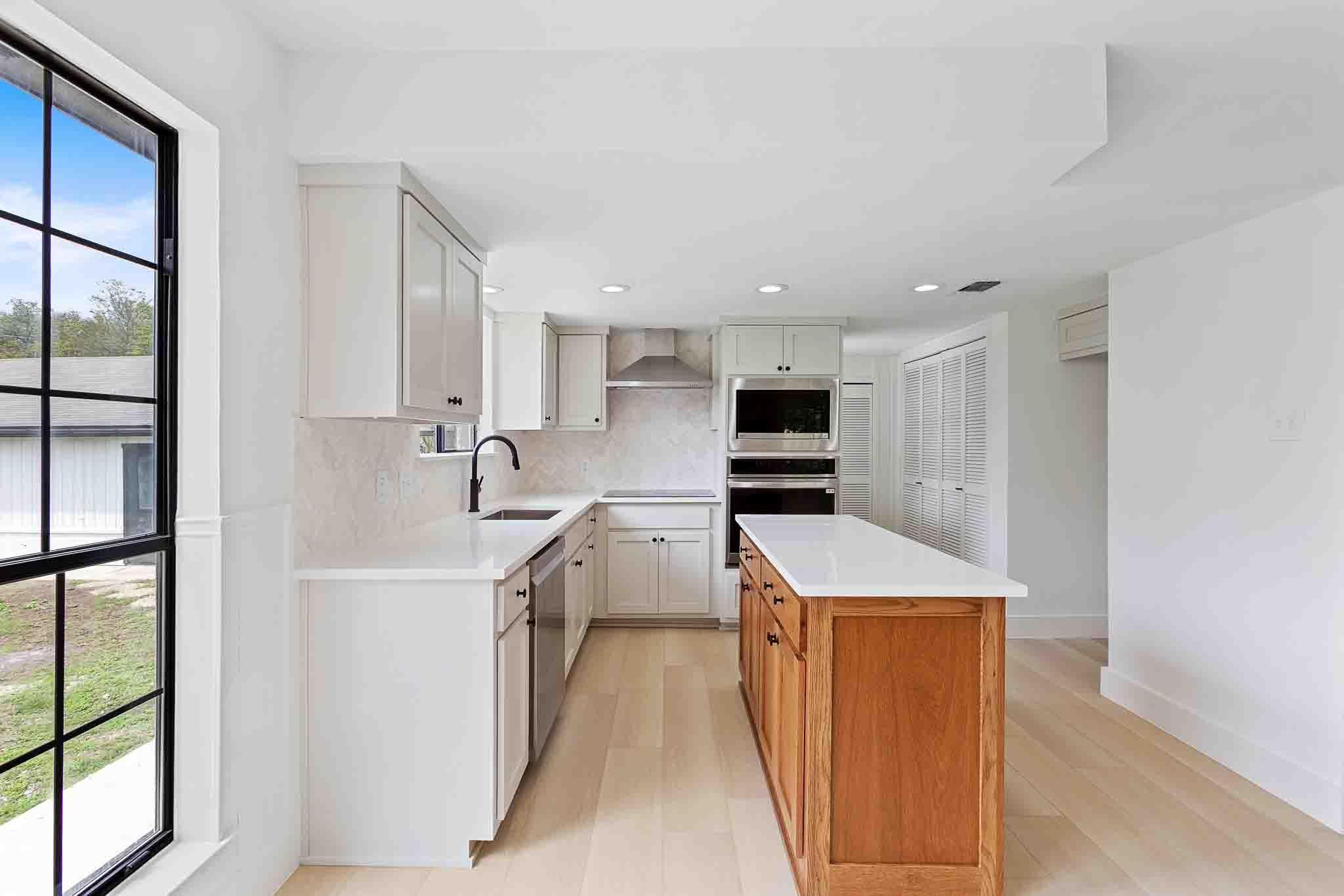 409 Village West Dr, San Marcos, TX 78666