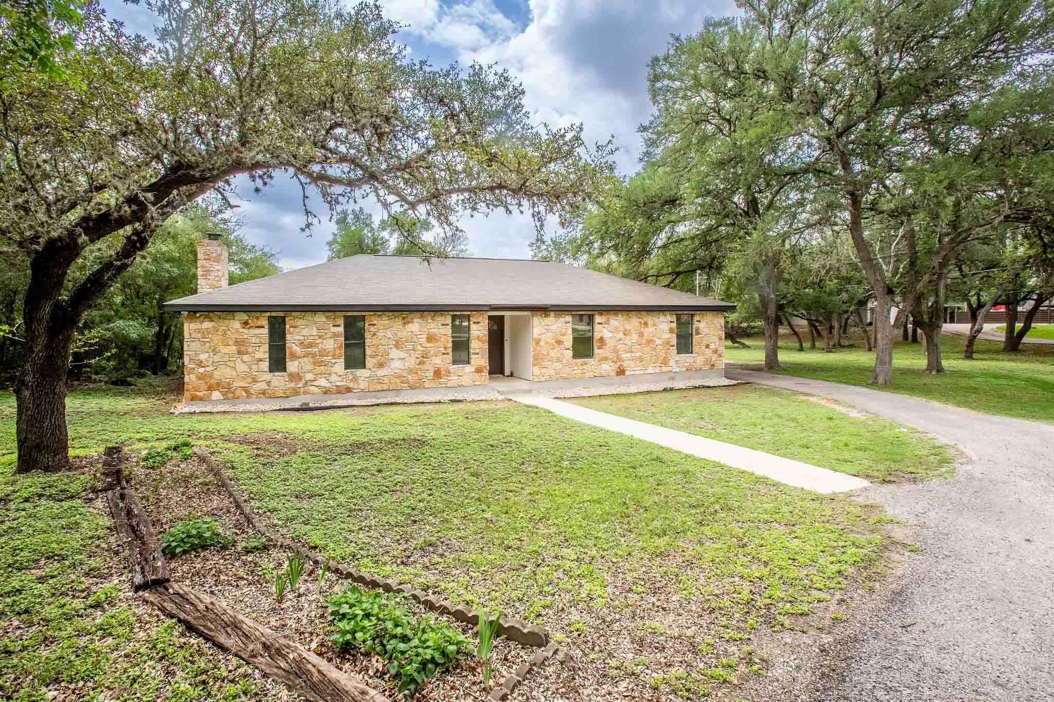 409 Village West Dr, San Marcos, TX 78666