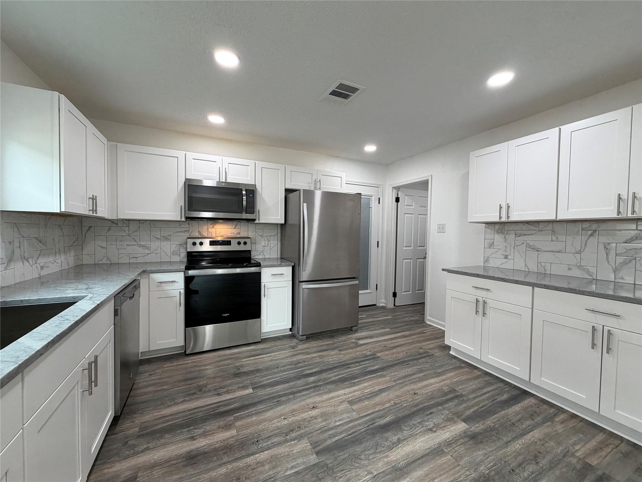 21837 Ticonderoga Ave, Lago Vista, TX 78645