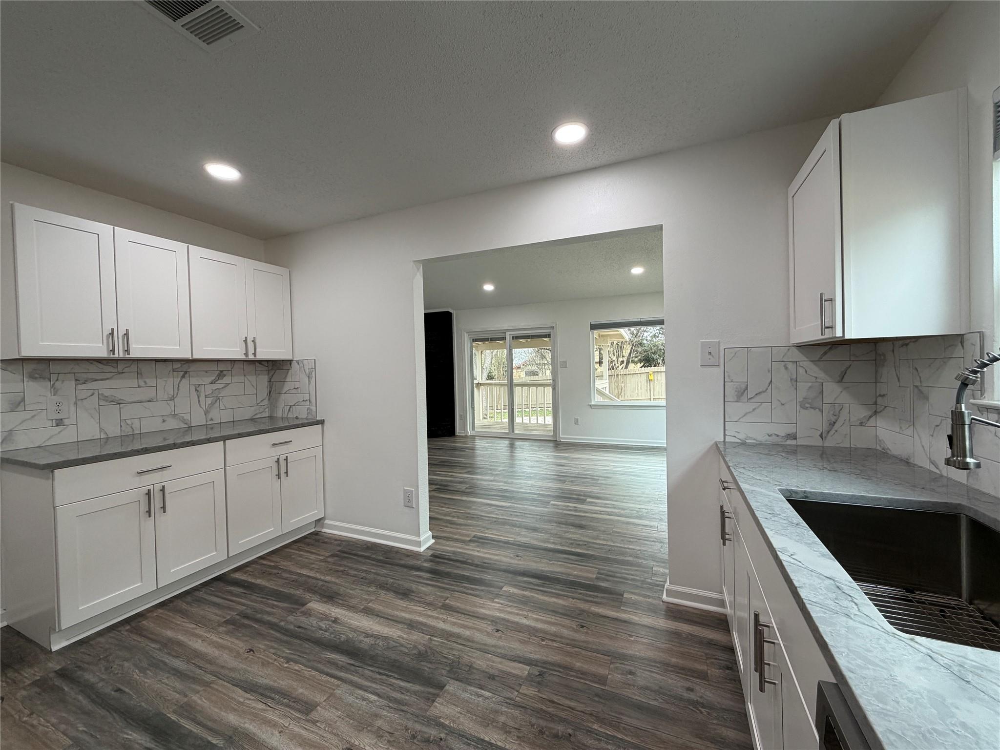 21837 Ticonderoga Ave, Lago Vista, TX 78645