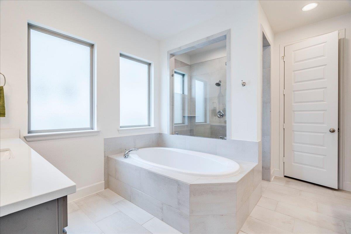 423 Kimble Creek Loop # 71, Kyle, TX 78640