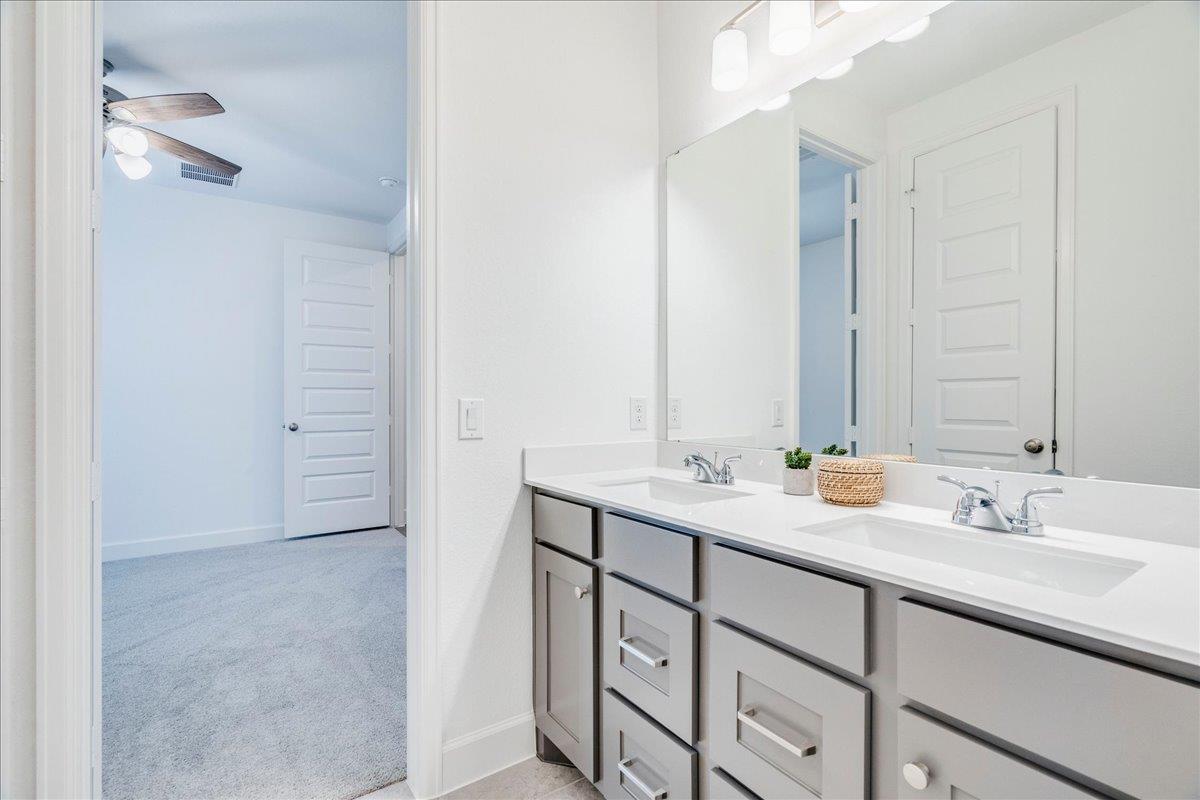 423 Kimble Creek Loop # 71, Kyle, TX 78640