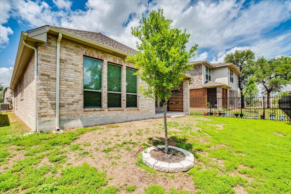 423 Kimble Creek Loop # 71, Kyle, TX 78640