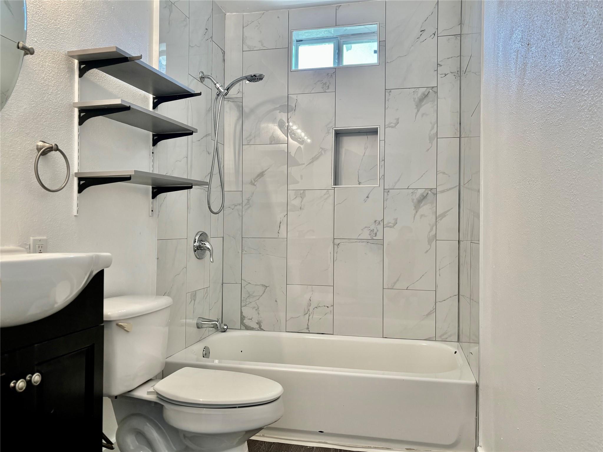 2906 E 12th St, Austin, TX 78702