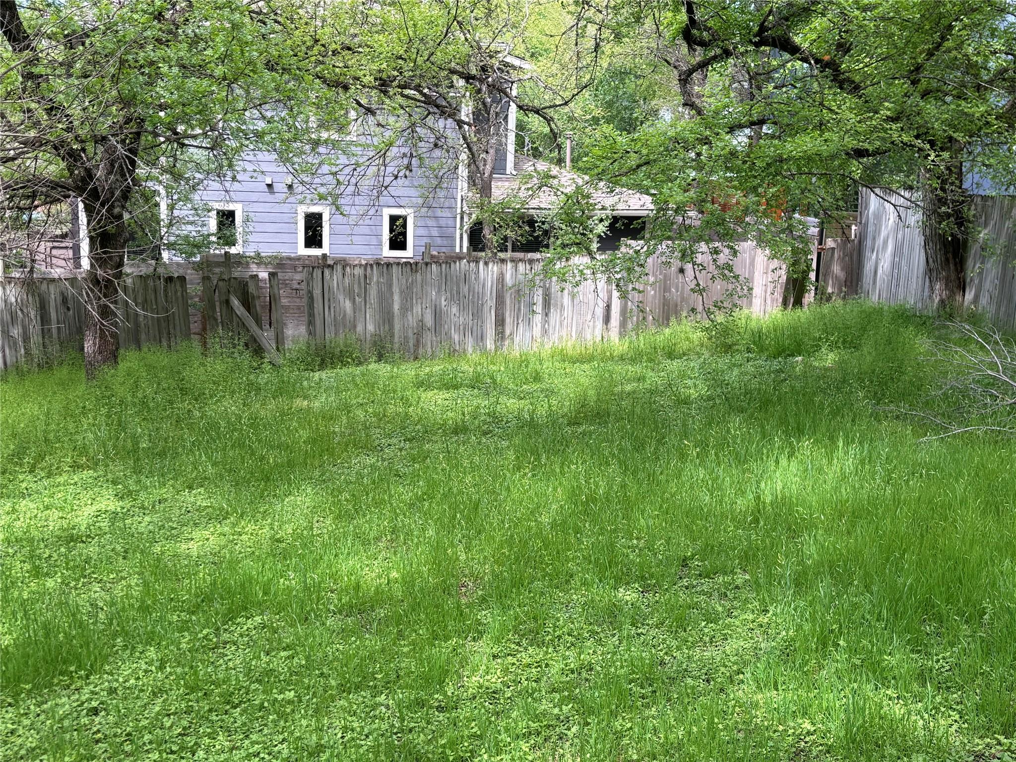 2906 E 12th St, Austin, TX 78702