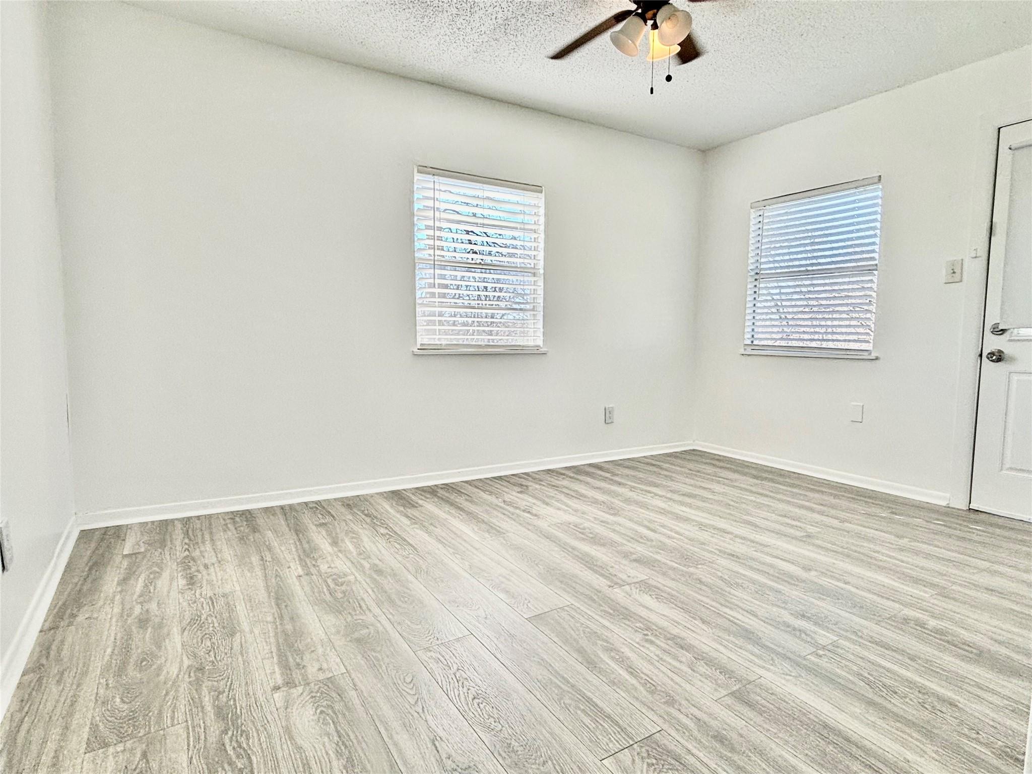 2906 E 12th St, Austin, TX 78702