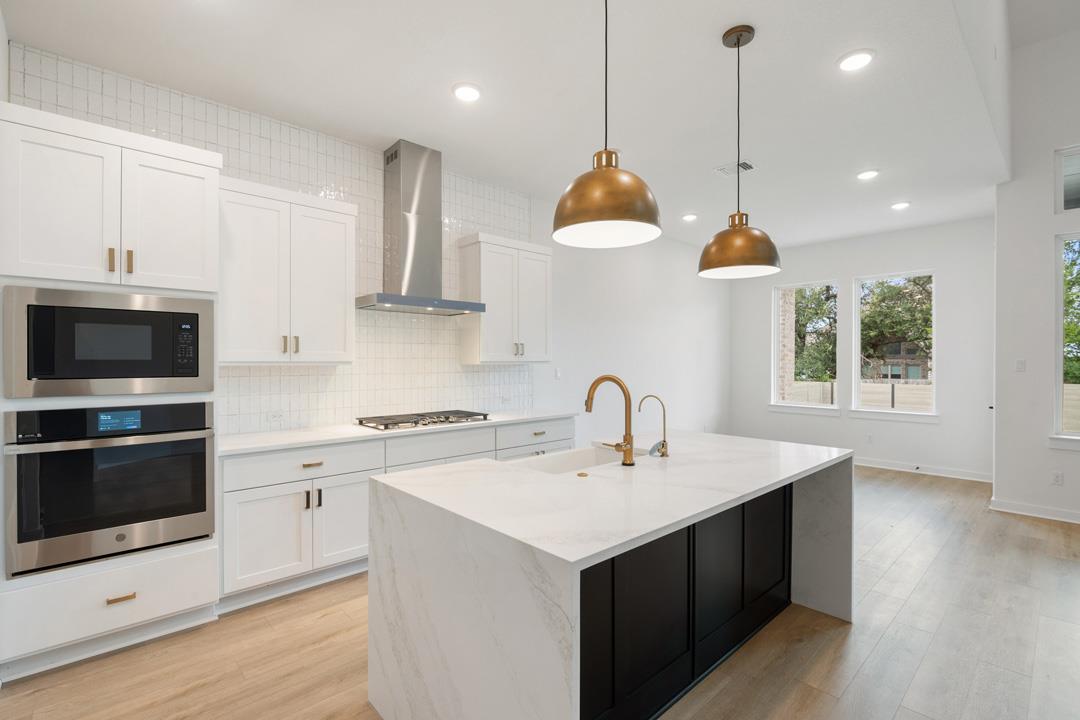 1110 Blue Moon Drive, Georgetown, TX 78628