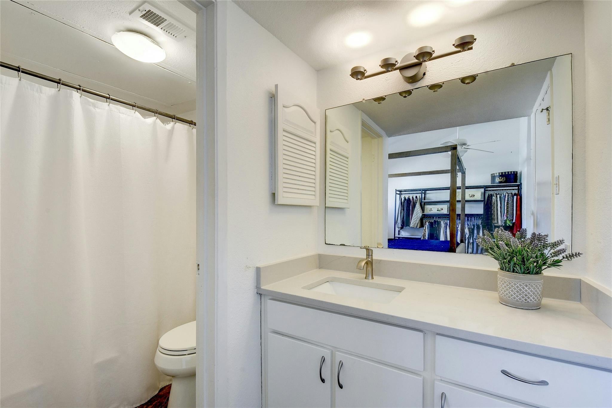 1818 S Lakeshore Blvd # 30, Austin, TX 78741