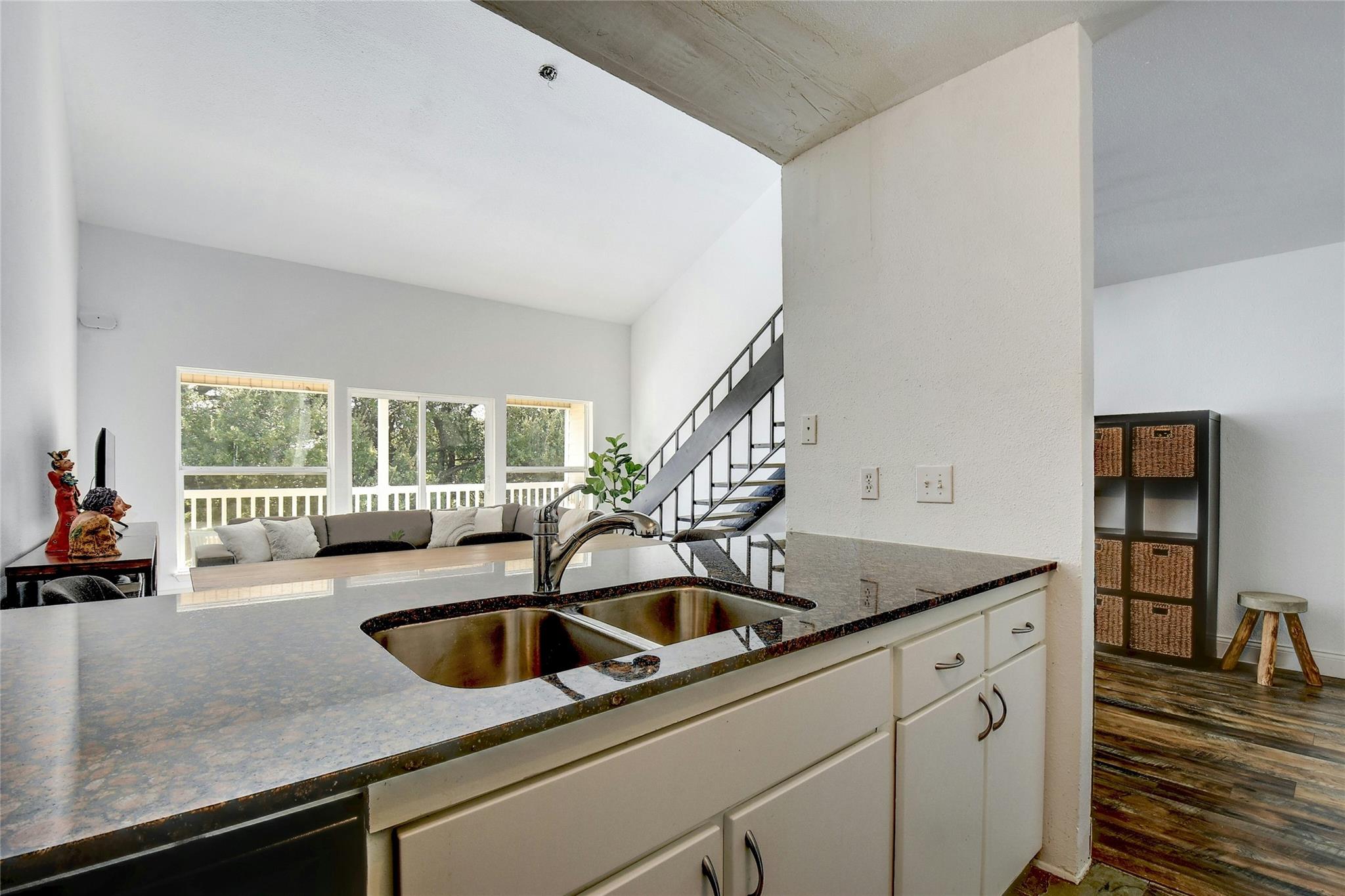 1818 S Lakeshore Blvd # 30, Austin, TX 78741