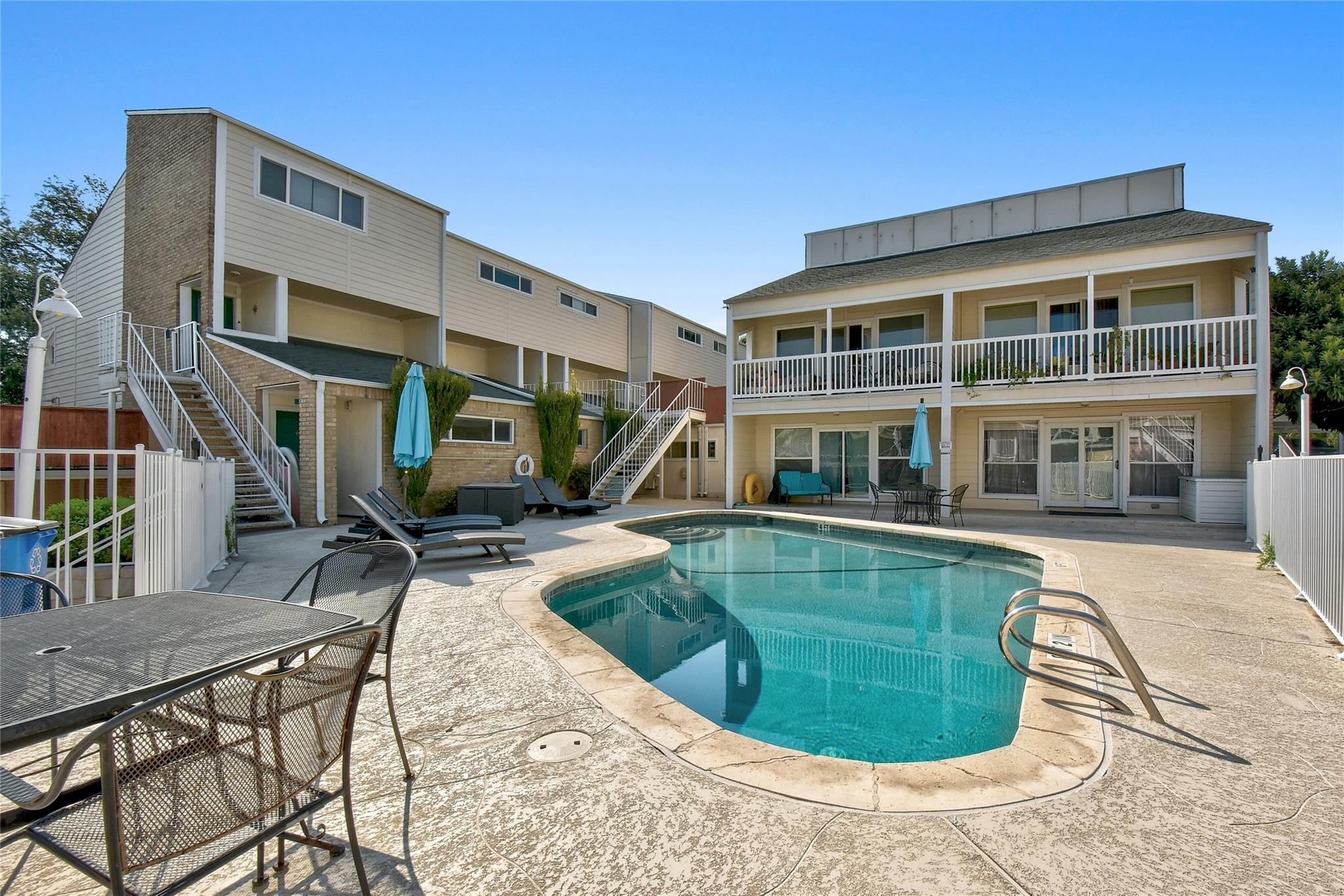 1818 S Lakeshore Blvd # 30, Austin, TX 78741