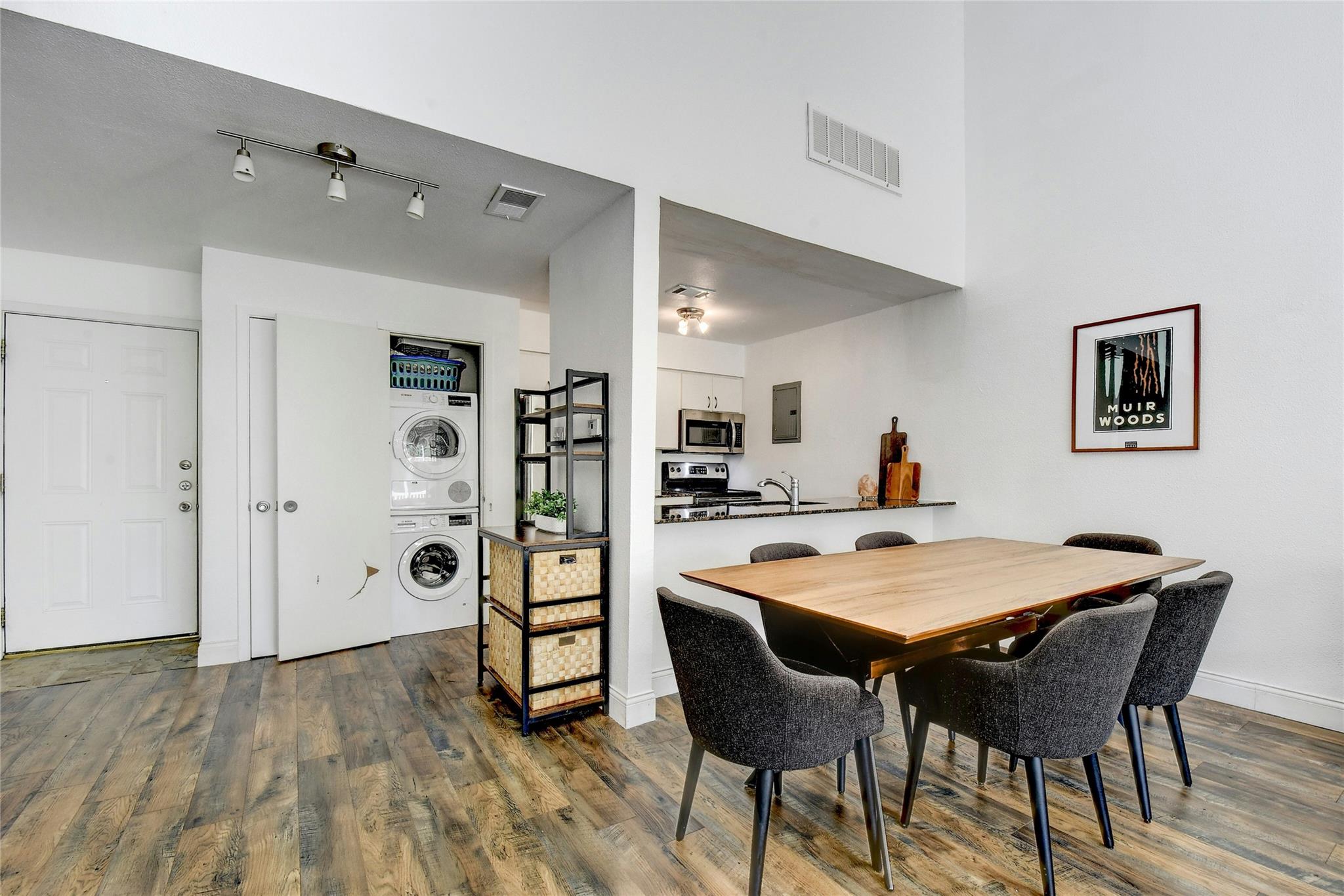 1818 S Lakeshore Blvd # 30, Austin, TX 78741