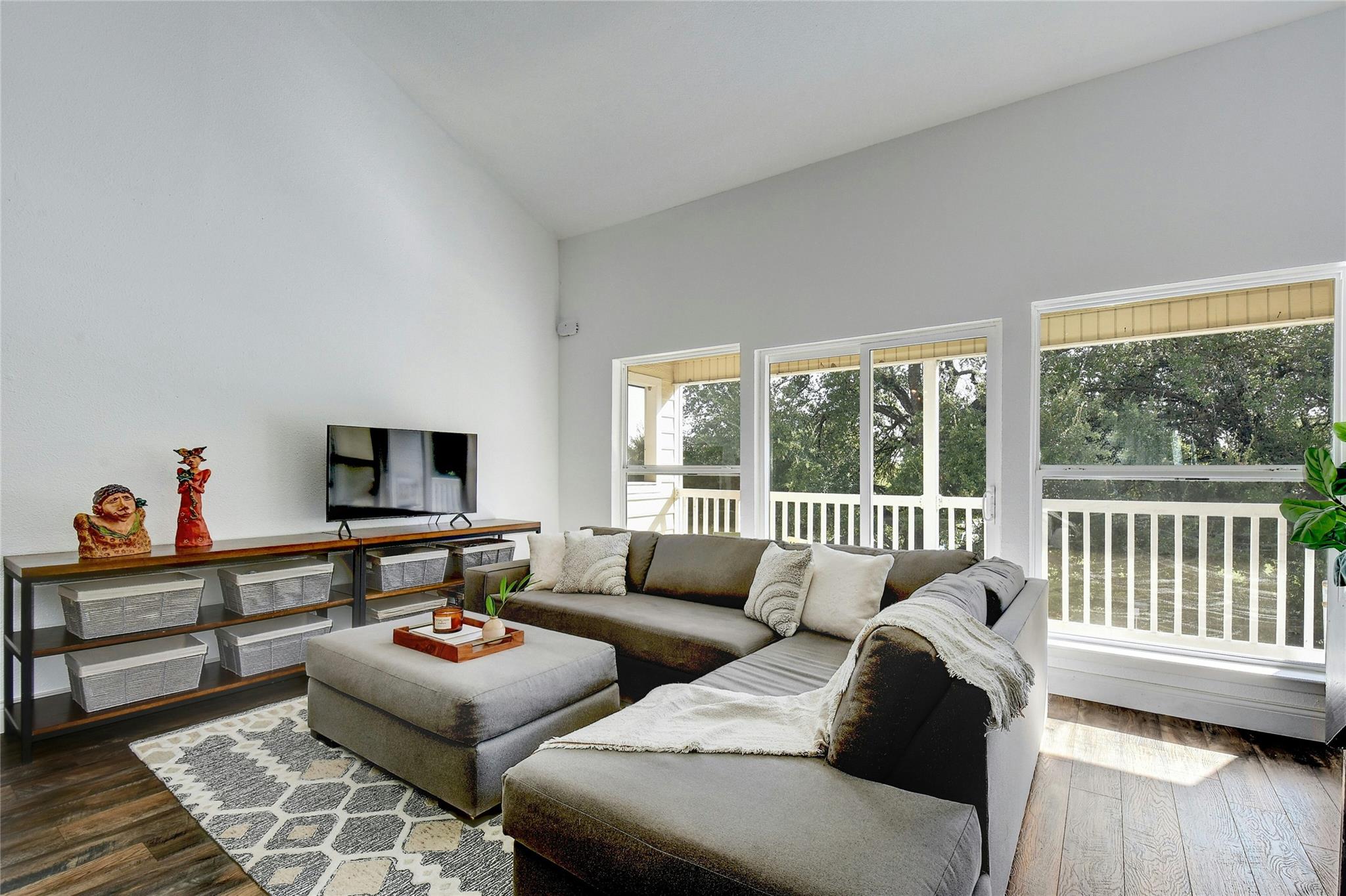 1818 S Lakeshore Blvd # 30, Austin, TX 78741