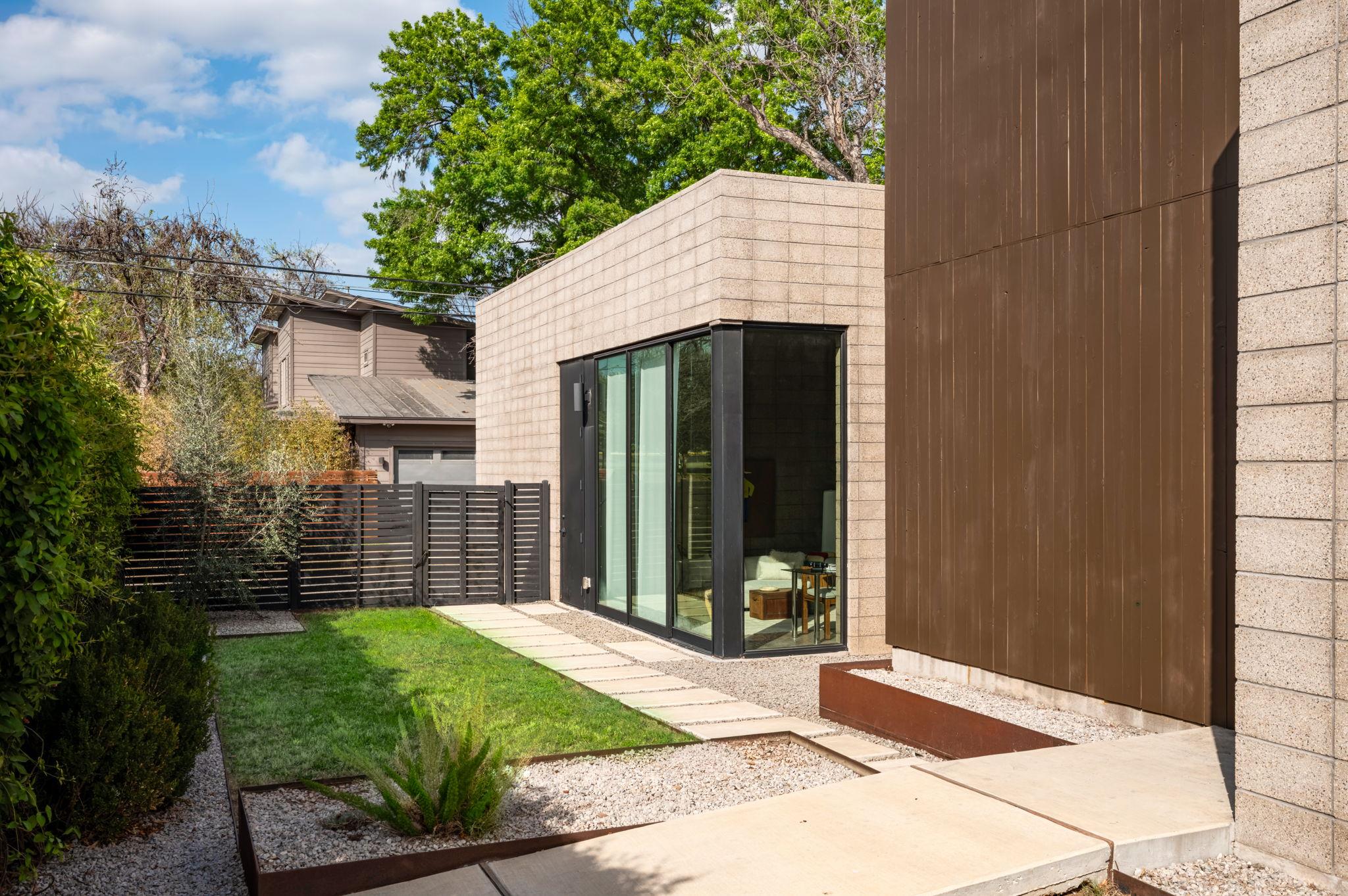 2014 E 2nd St, Austin, TX 78702