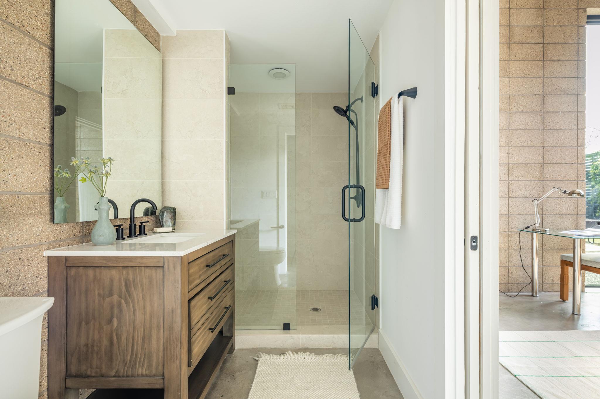 2014 E 2nd St, Austin, TX 78702