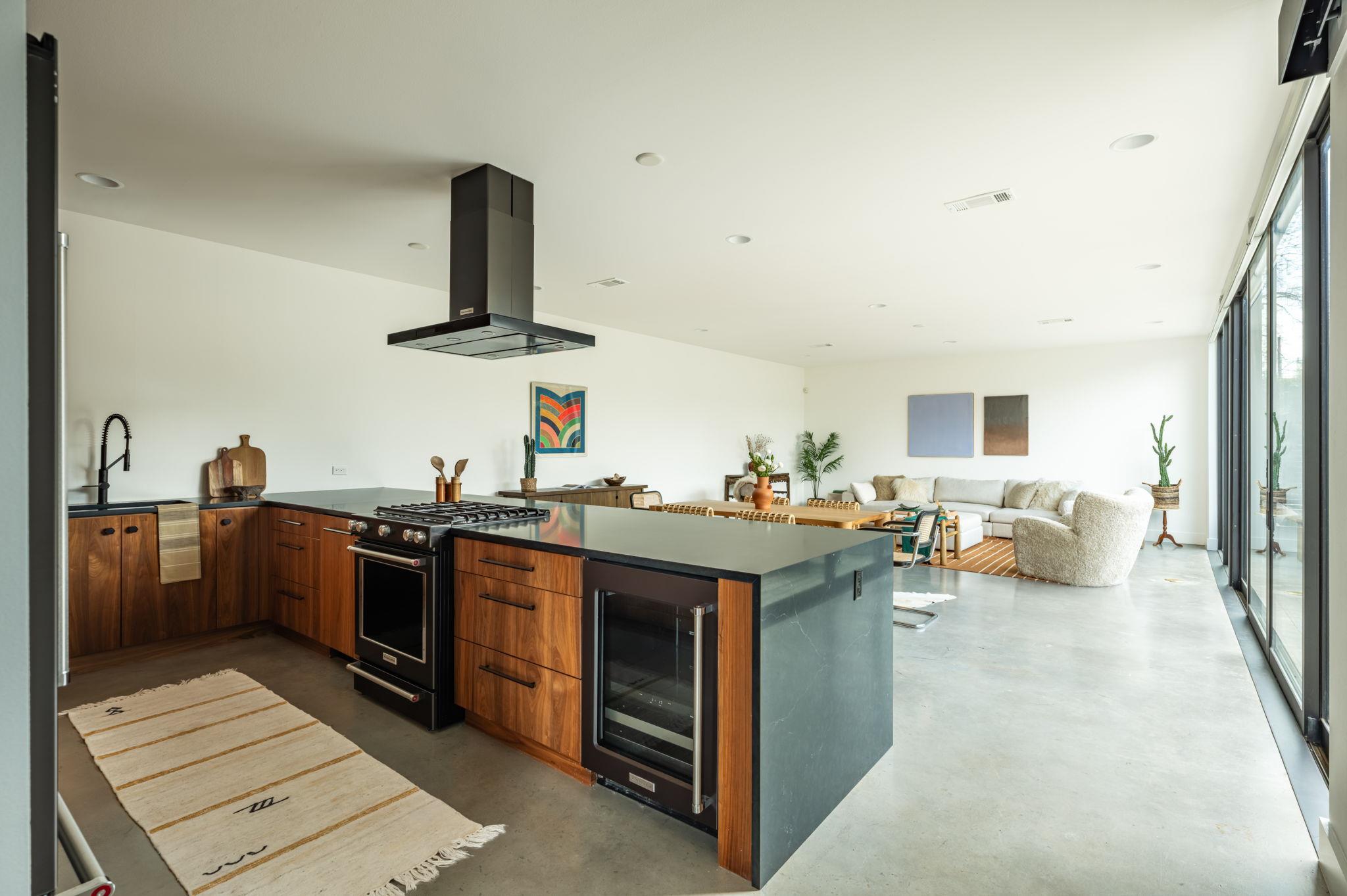 2014 E 2nd St, Austin, TX 78702