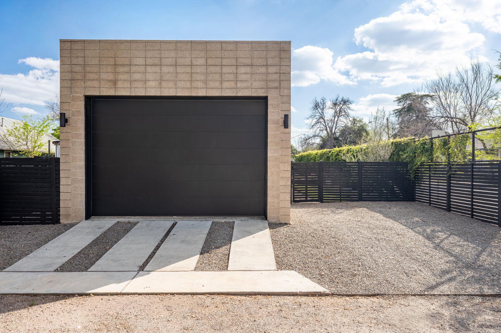 2014 E 2nd St, Austin, TX 78702