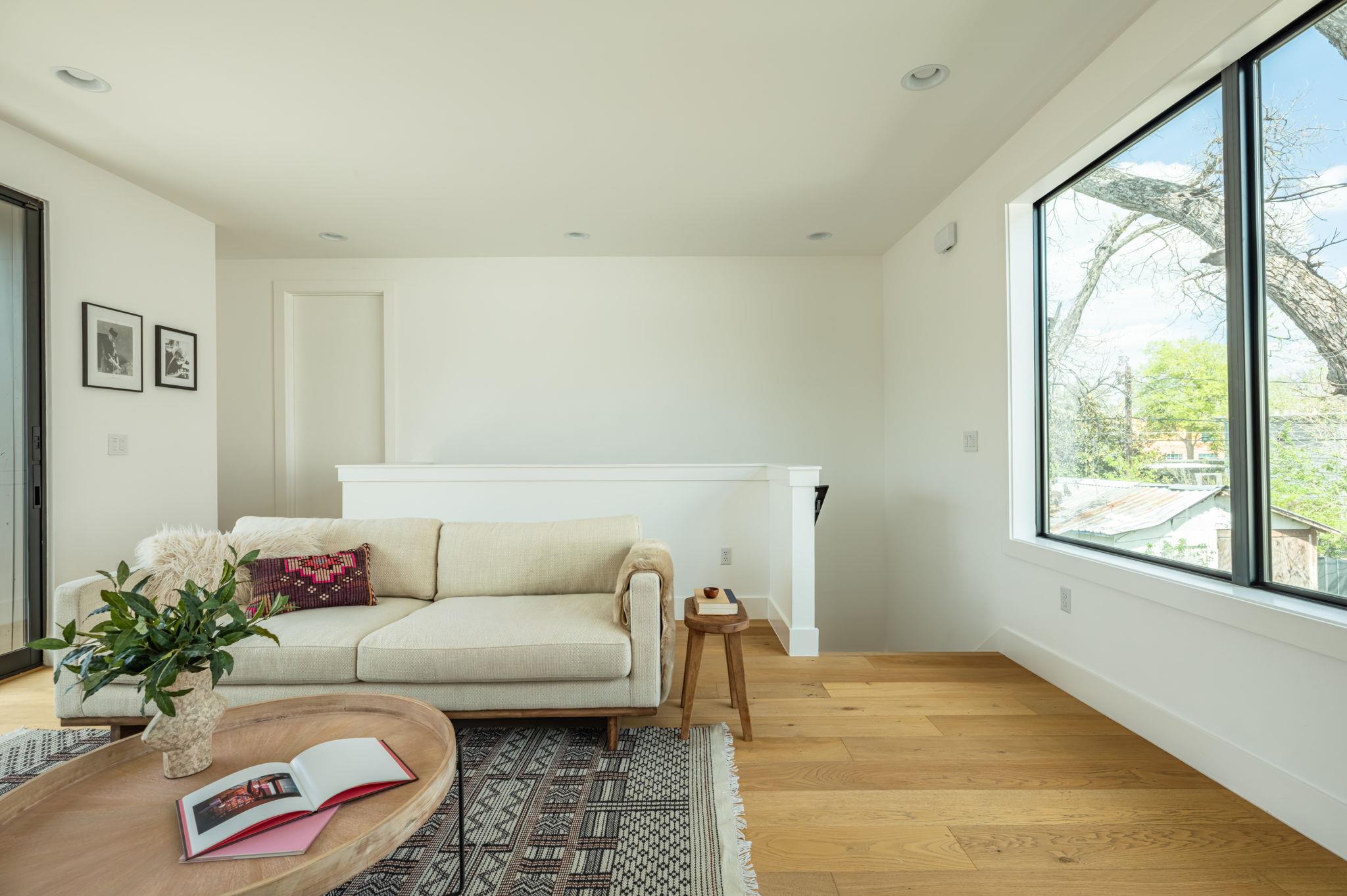 2014 E 2nd St, Austin, TX 78702