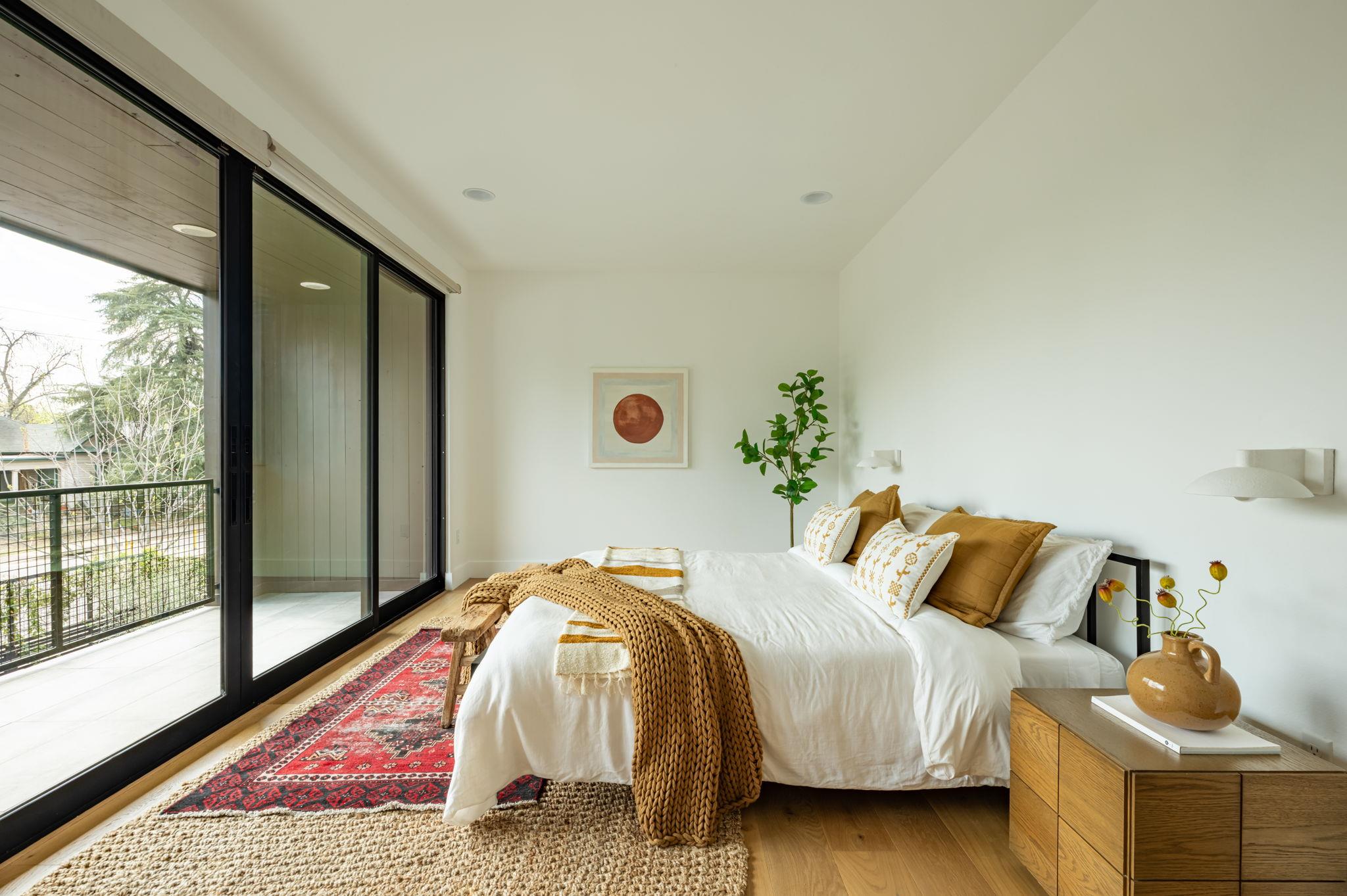 2014 E 2nd St, Austin, TX 78702