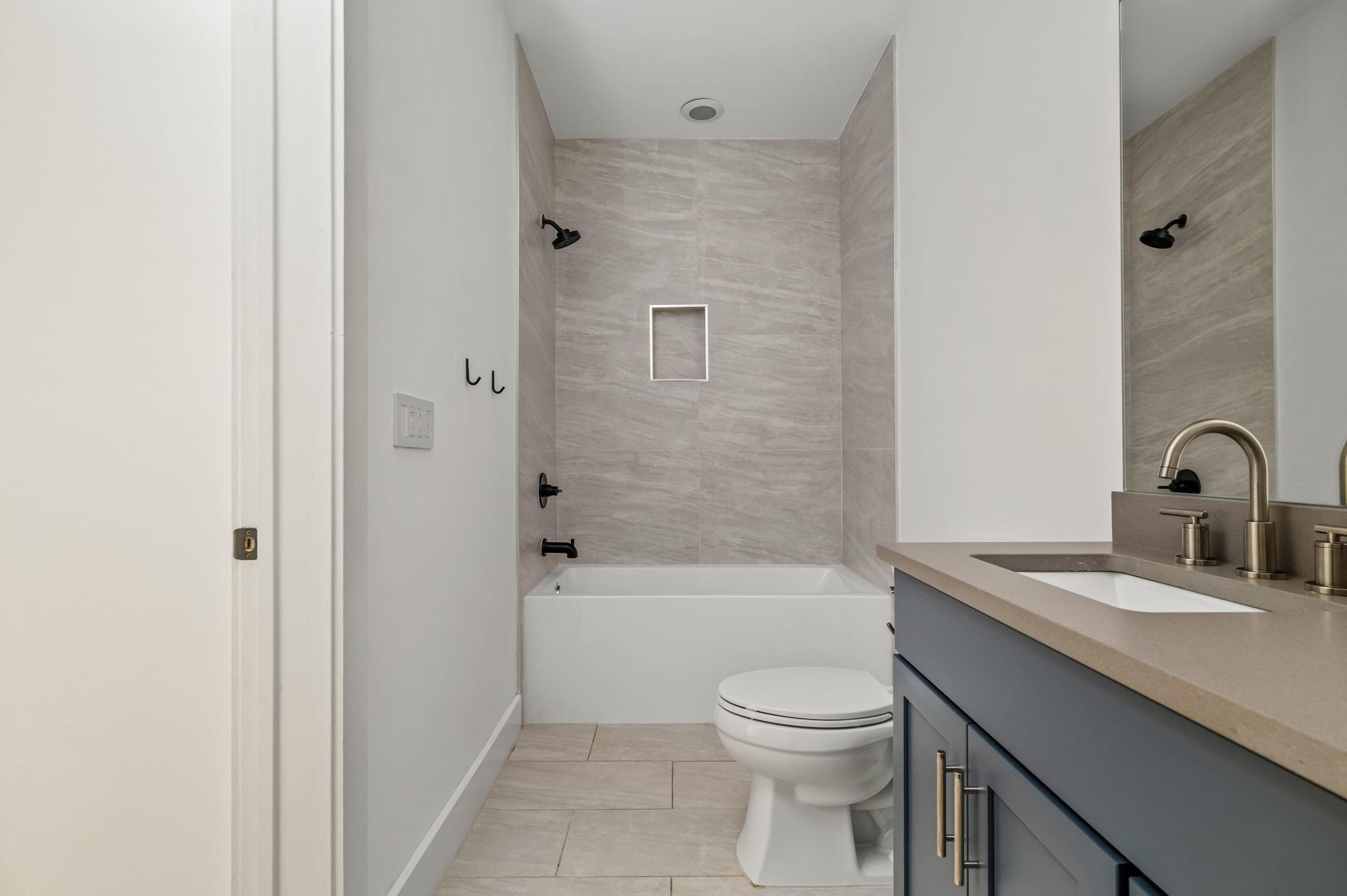 2014 E 2nd St, Austin, TX 78702