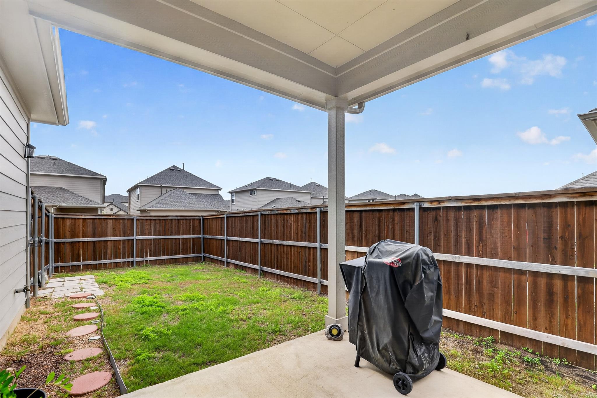 116 Gracie Way, Hutto, TX 78634