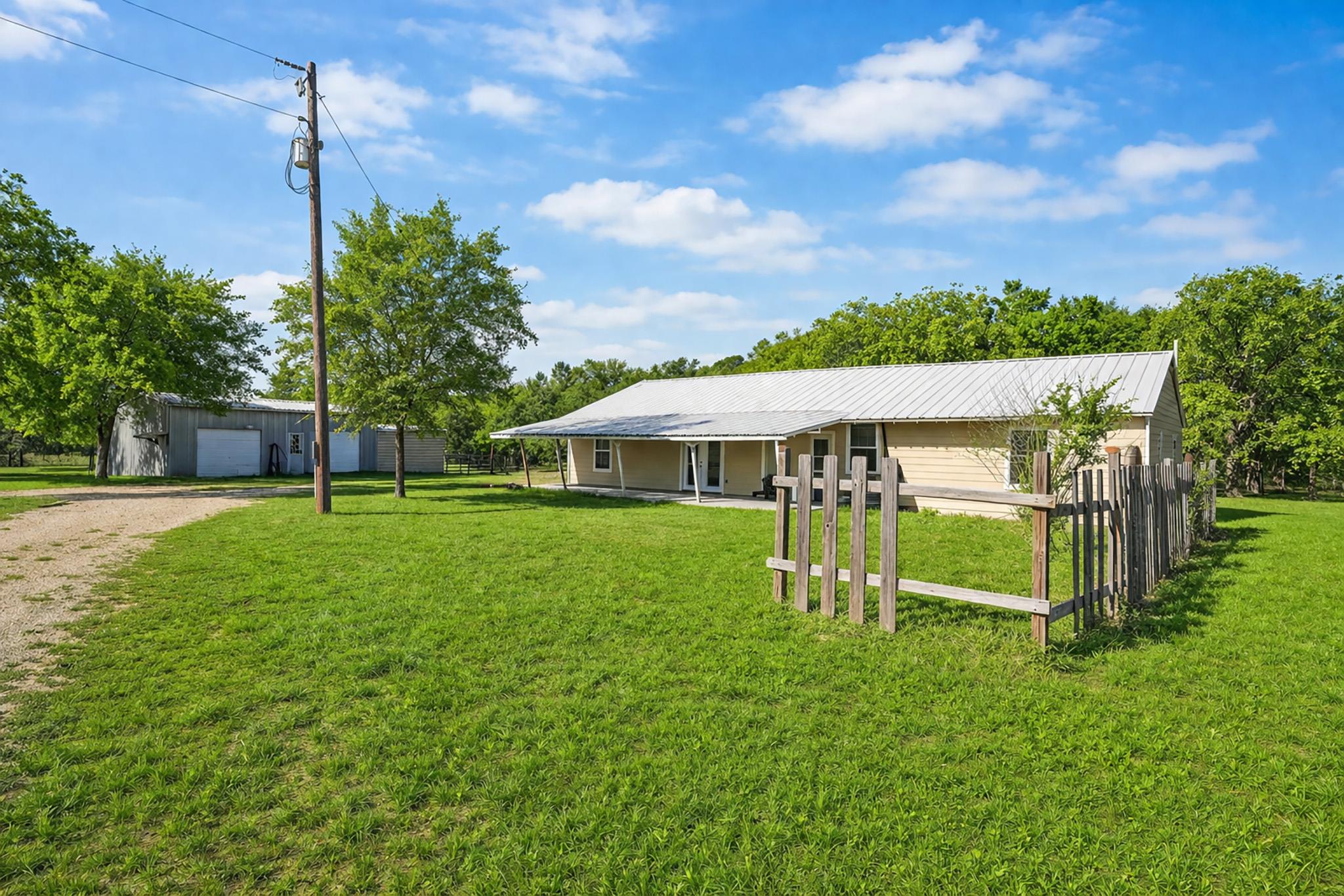 14985 Fm 86, Dale, TX 78616