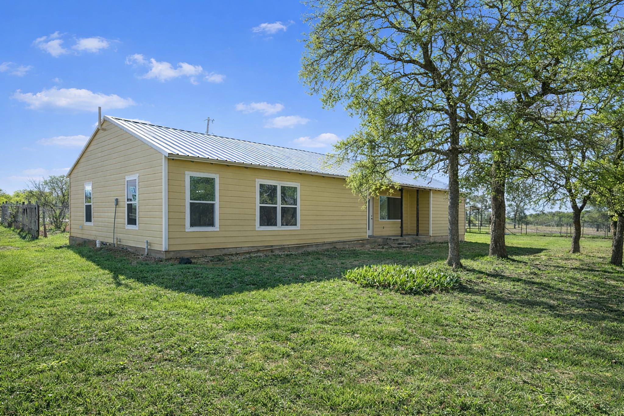 14985 Fm 86, Dale, TX 78616