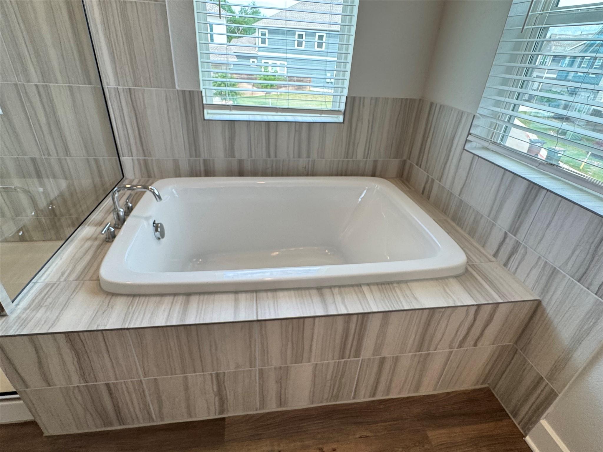 3000 Chisholm Trail Rd # 33, Round Rock, TX 78681