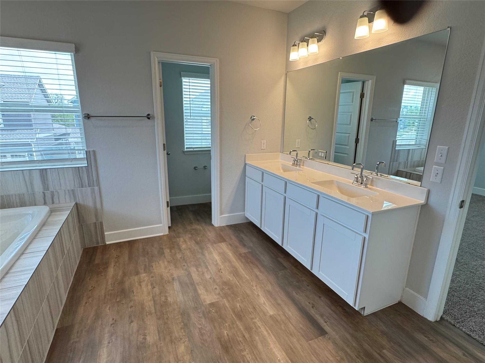 3000 Chisholm Trail Rd # 33, Round Rock, TX 78681