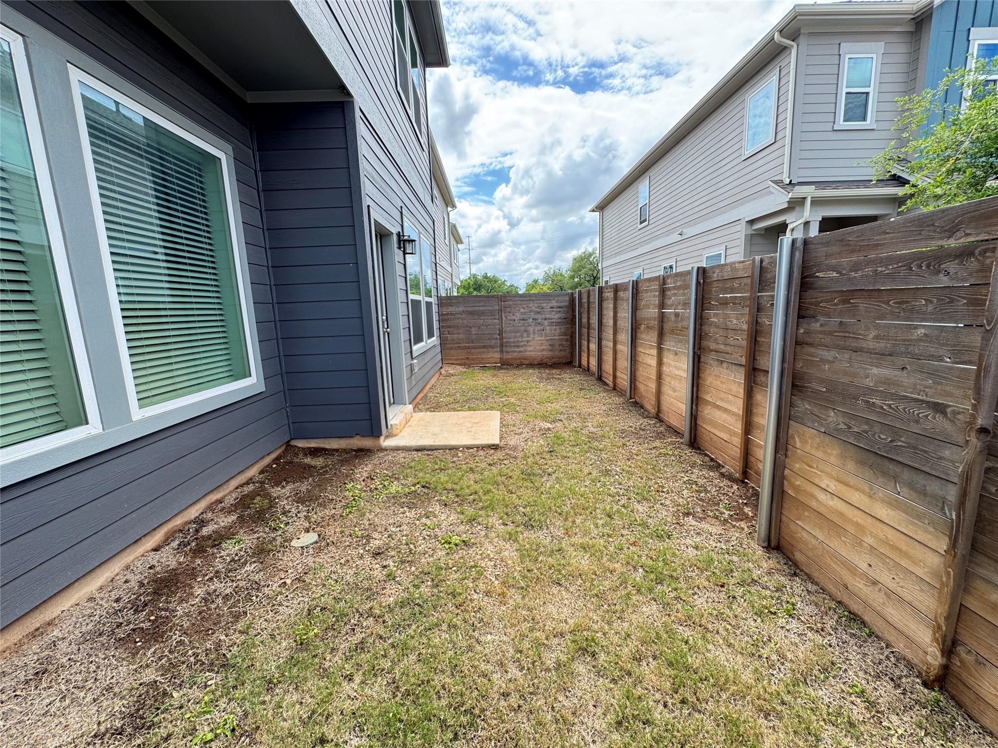 3000 Chisholm Trail Rd # 33, Round Rock, TX 78681