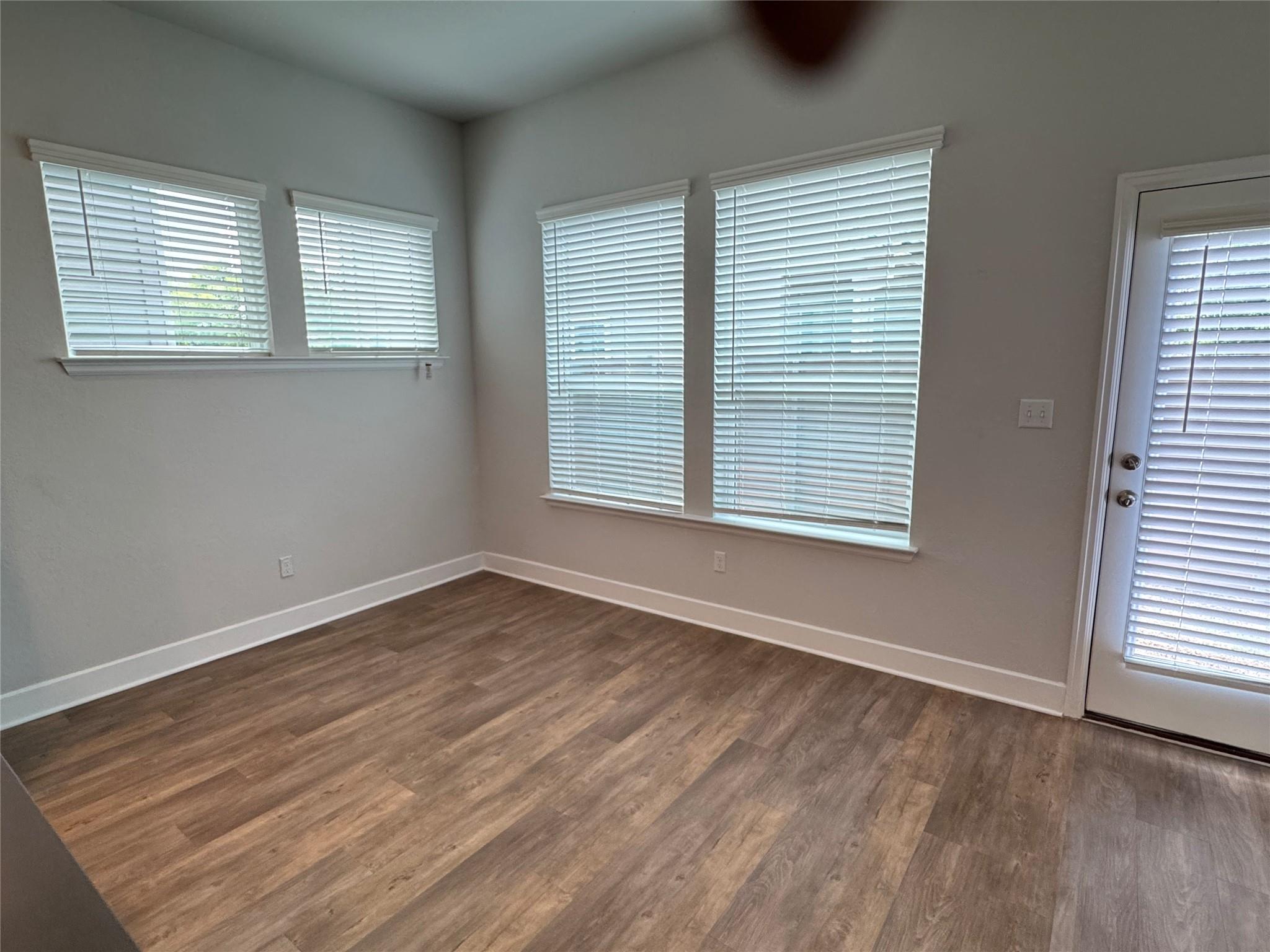 3000 Chisholm Trail Rd # 33, Round Rock, TX 78681