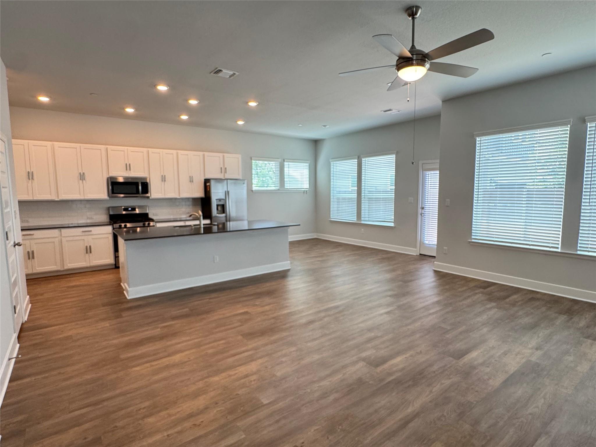 3000 Chisholm Trail Rd # 33, Round Rock, TX 78681