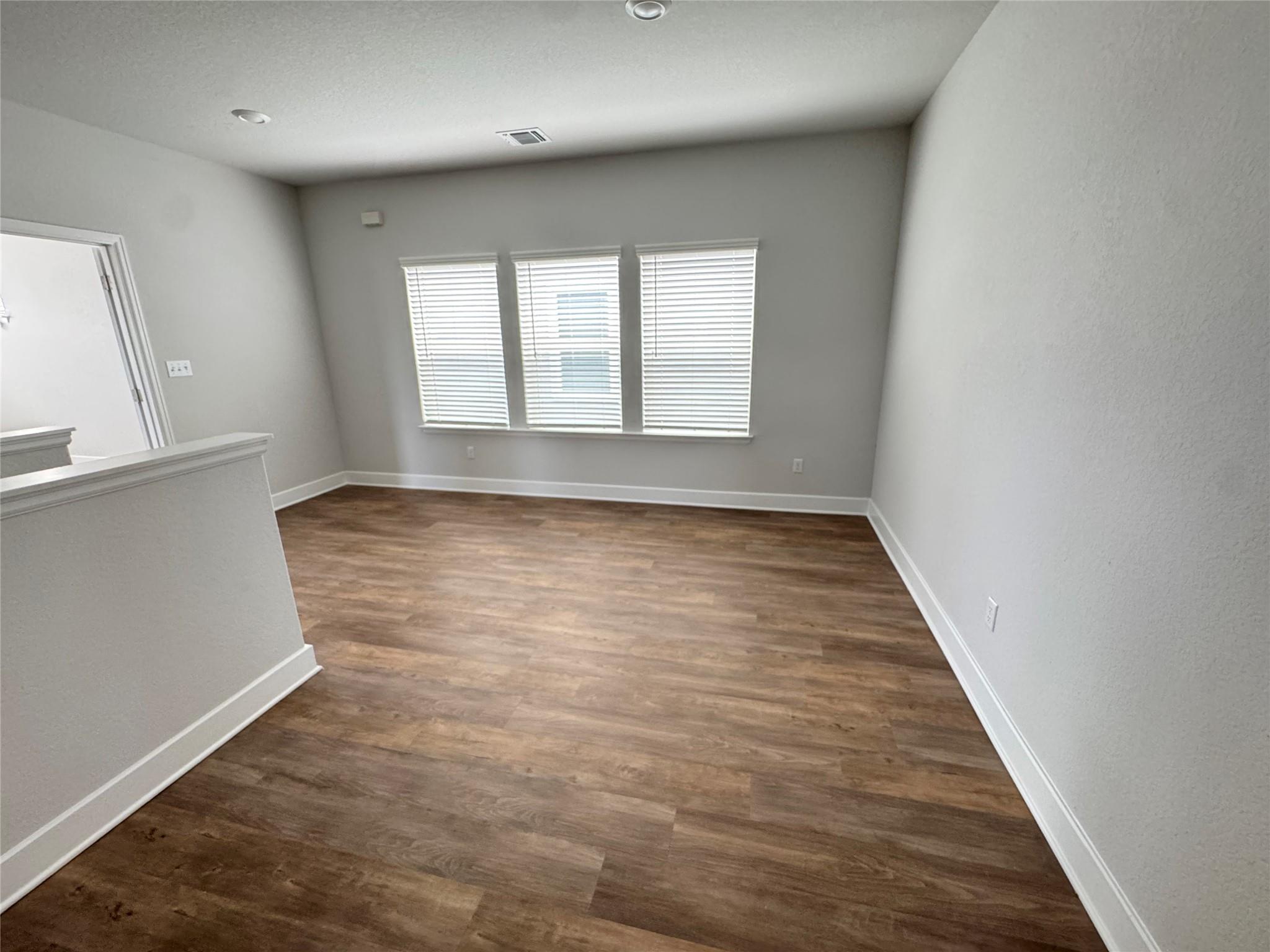 3000 Chisholm Trail Rd # 33, Round Rock, TX 78681