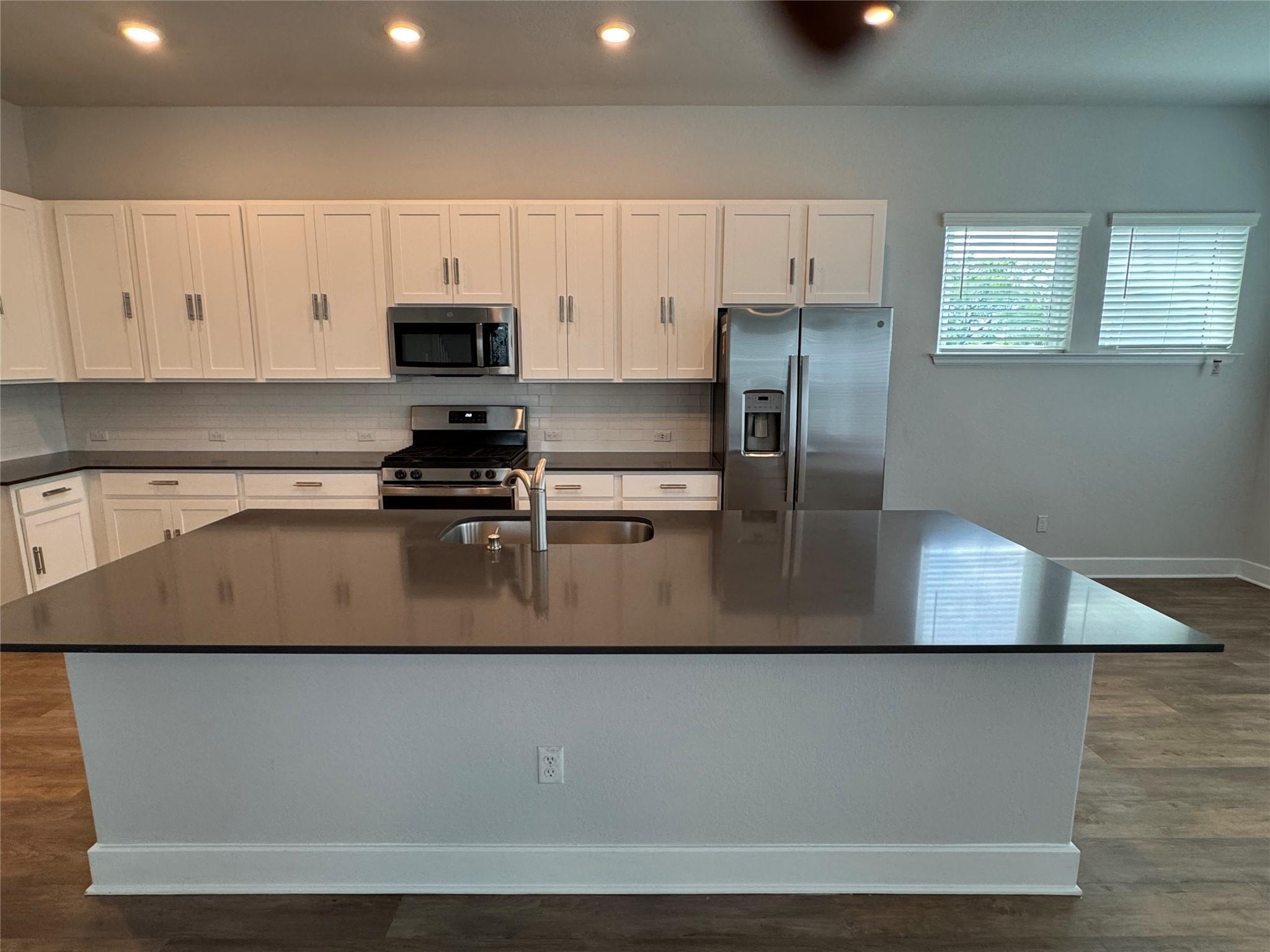 3000 Chisholm Trail Rd # 33, Round Rock, TX 78681