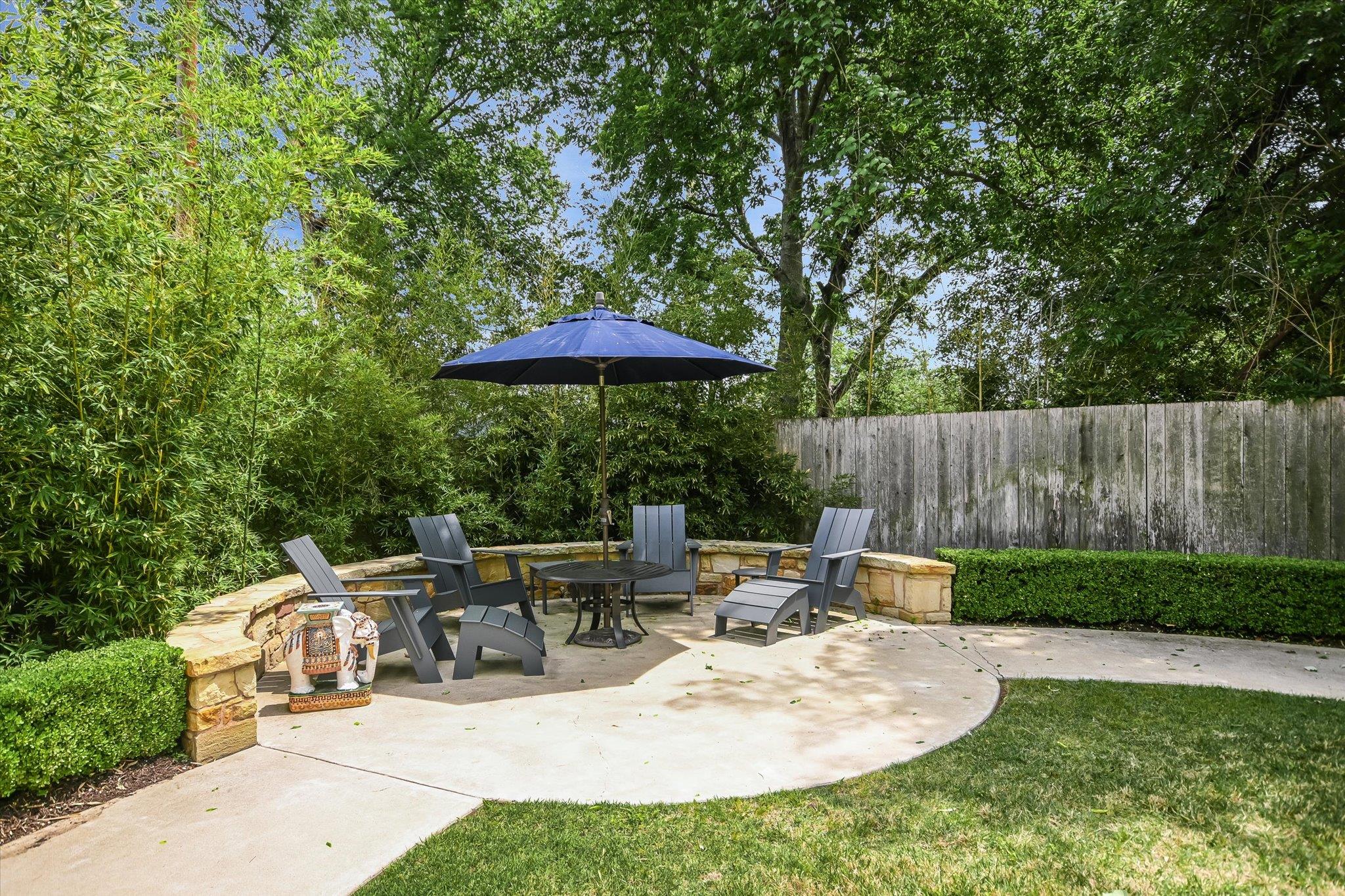 4901 Valley Oak Dr, Austin, TX 78731