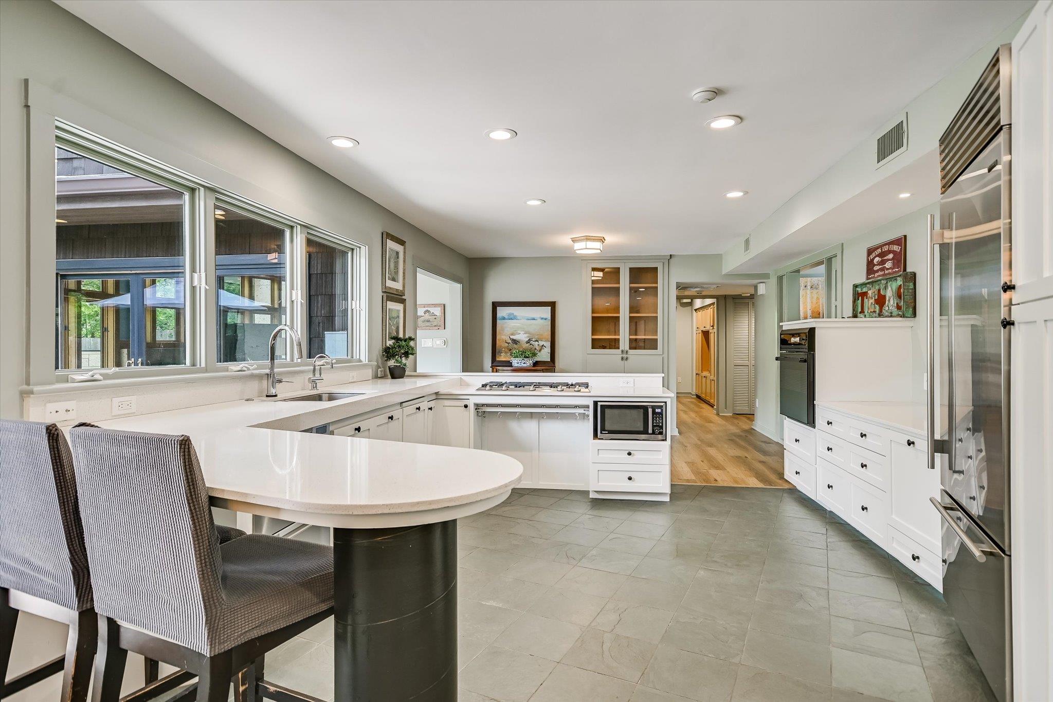 4901 Valley Oak Dr, Austin, TX 78731