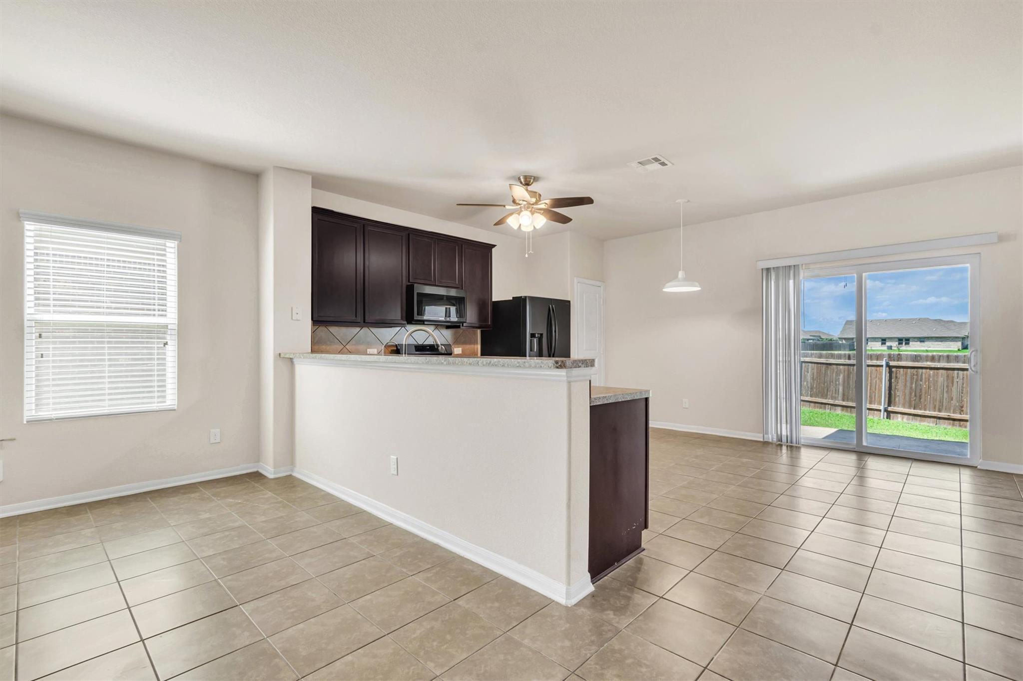 1212 Tricia Cv, Hutto, TX 78634