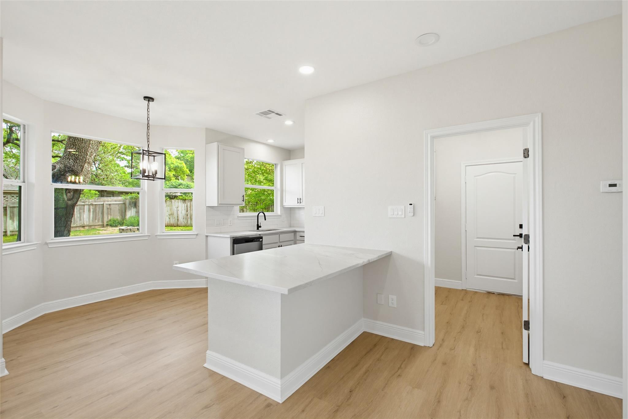 302 Deepwood Dr, Georgetown, TX 78628