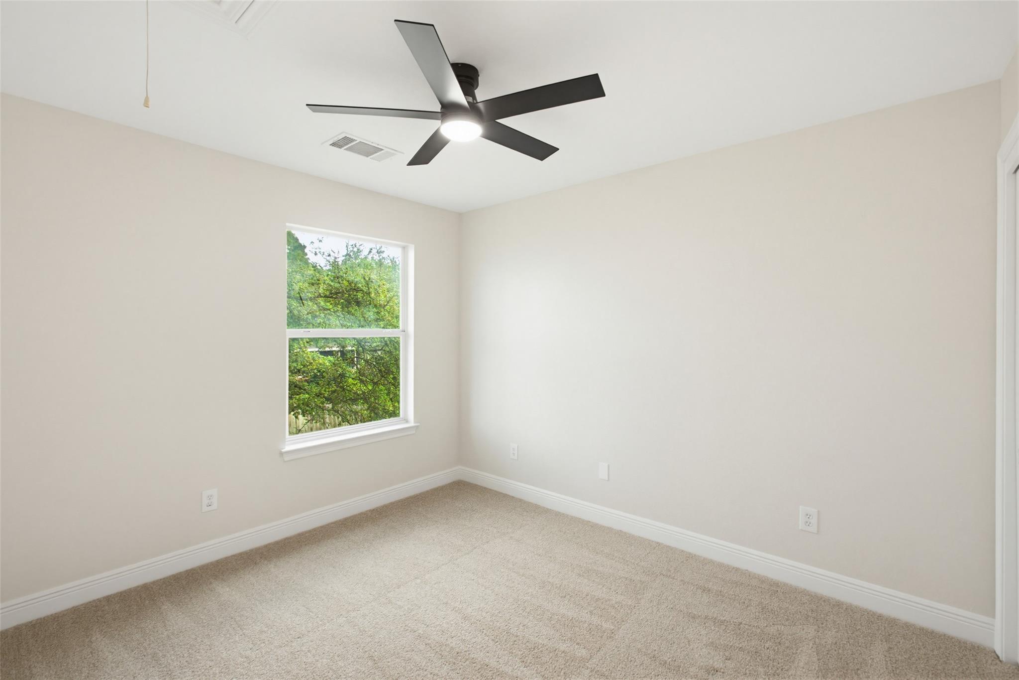 302 Deepwood Dr, Georgetown, TX 78628