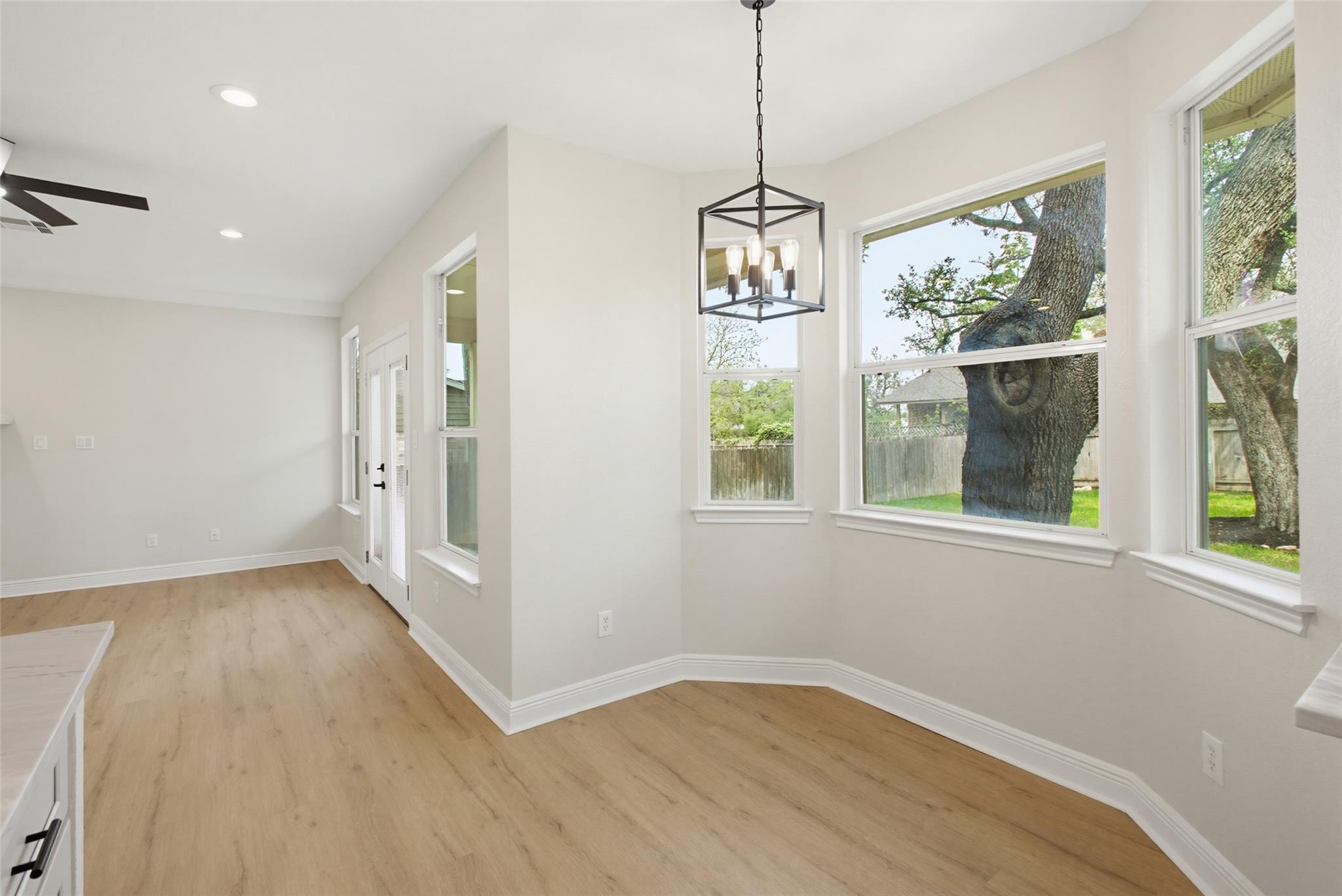 302 Deepwood Dr, Georgetown, TX 78628