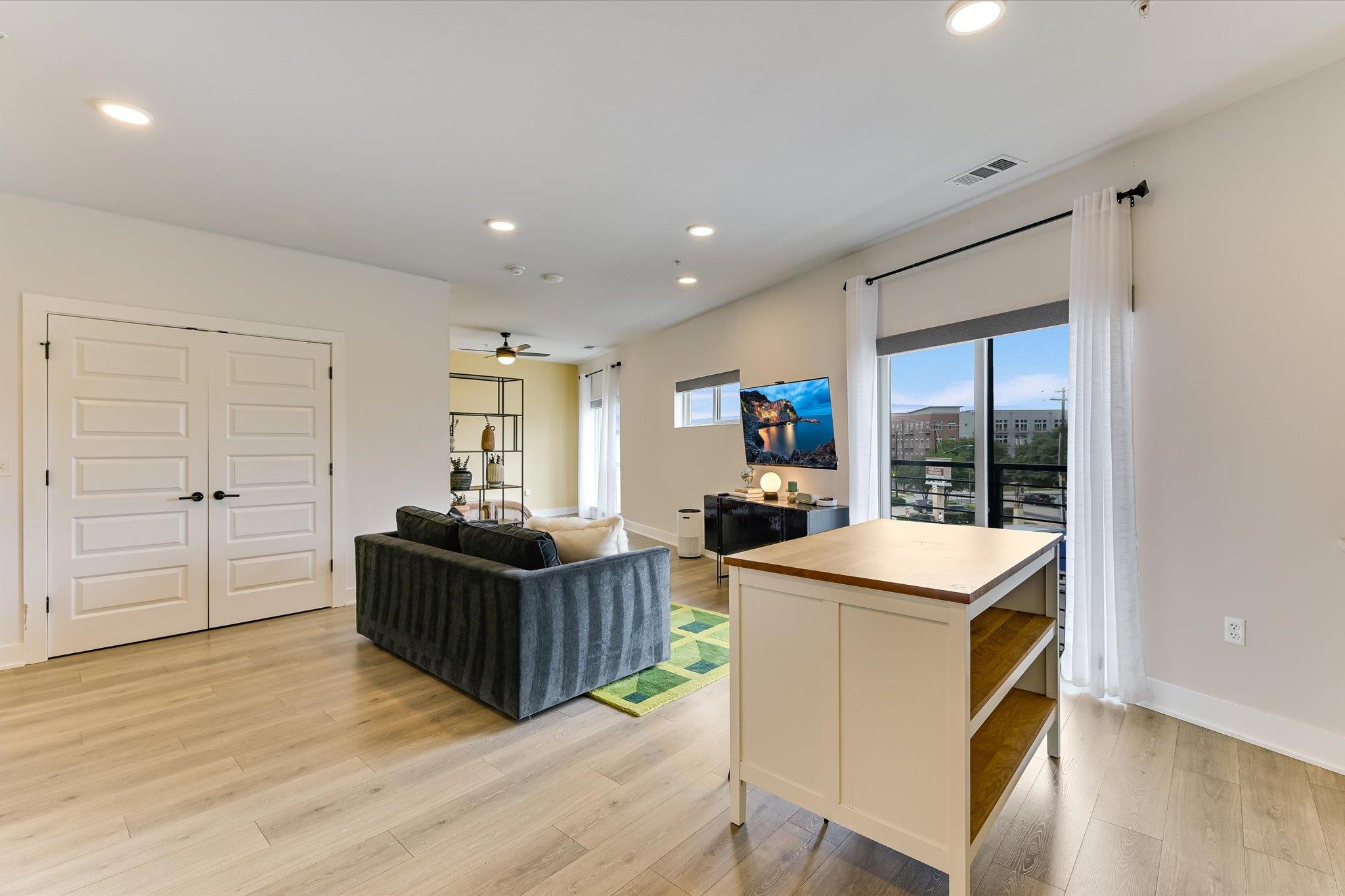 2220 Webberville Rd # 308, Austin, TX 78702