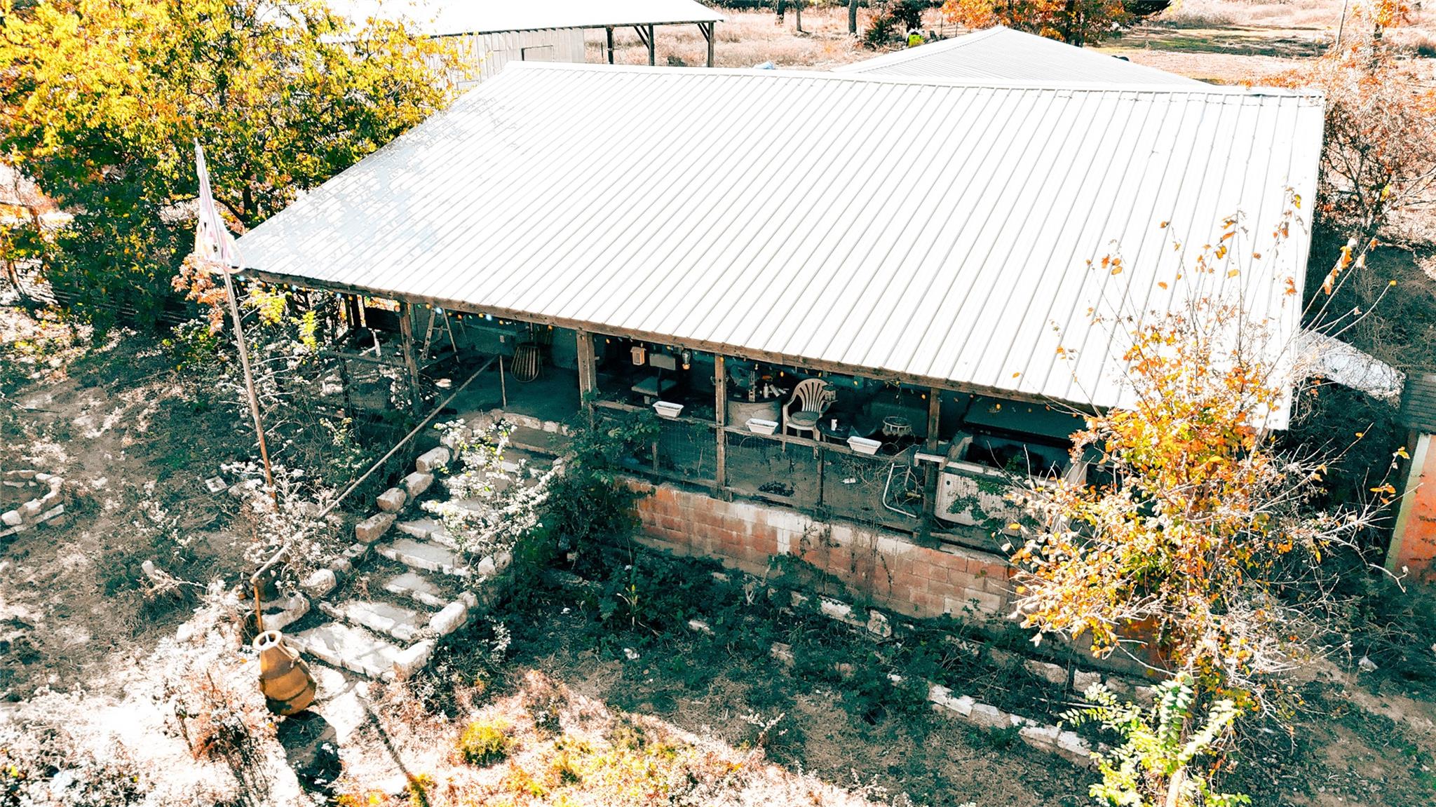 151 Palamino Ct, Paige, TX 78659