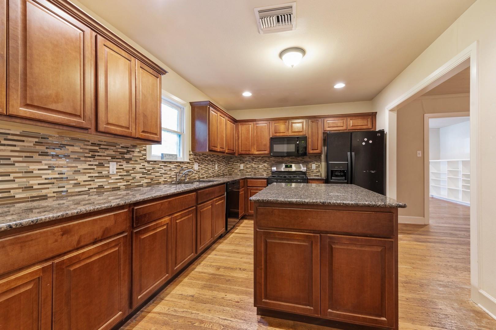 921 E 37 St # A&B, Austin, TX 78705